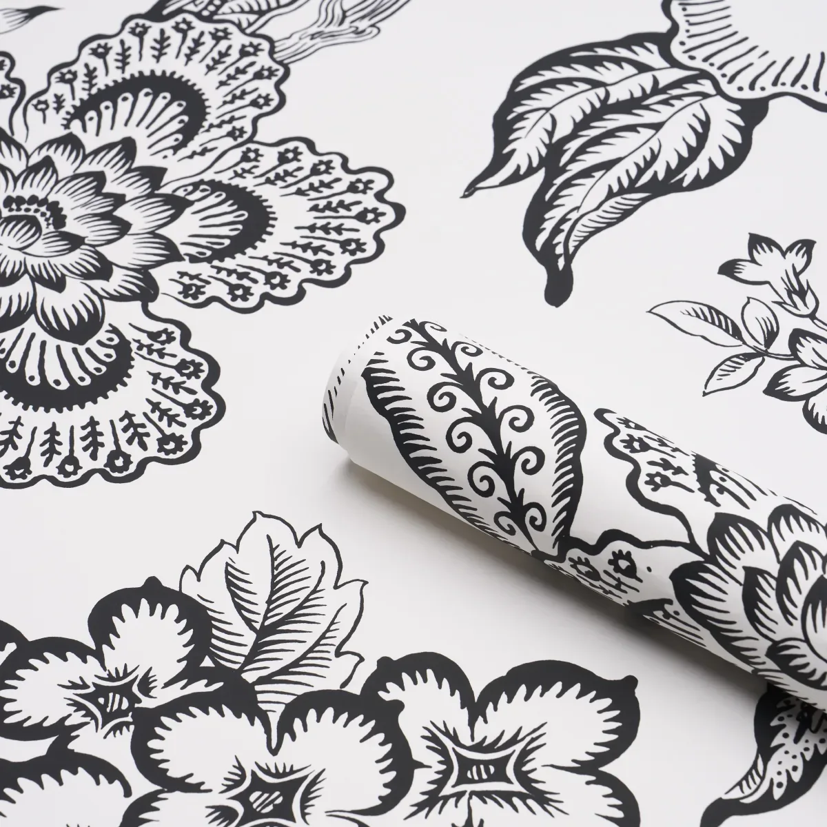 HOTHOUSE FLOWERS SILHOUETTE BLACK AND WHITE Schumacher Wallpaper wallpaper - SKU 5015323