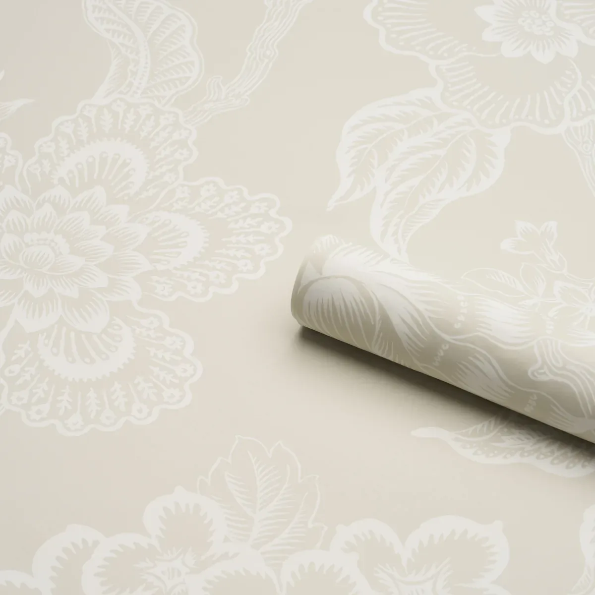 HOTHOUSE FLOWERS SILHOUETTE CREAM Schumacher Wallpaper wallpaper - SKU 5015320