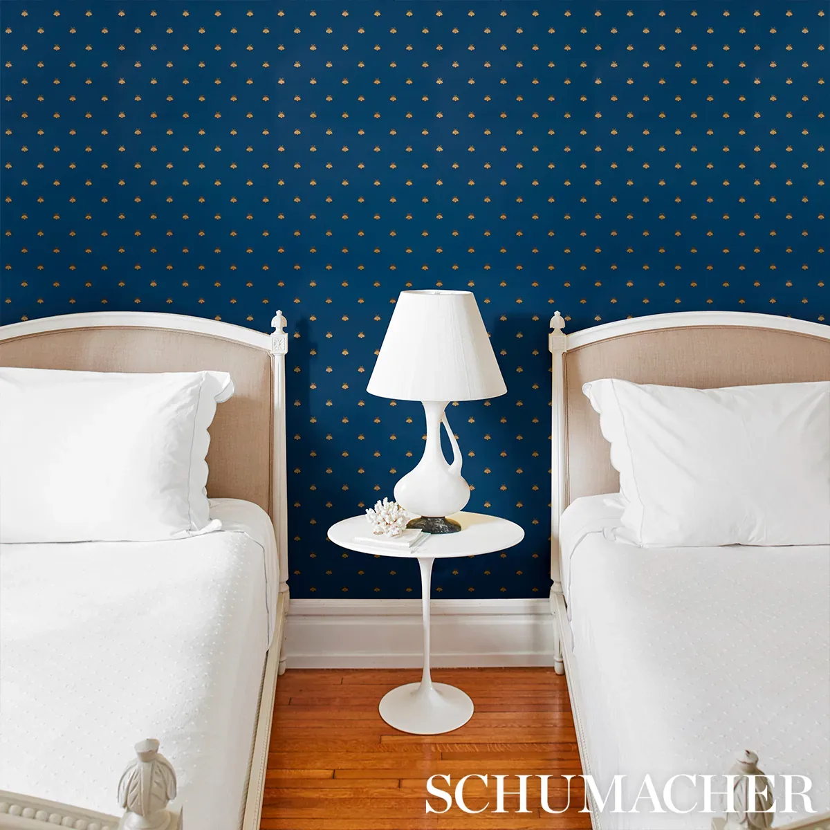 HUBERT'S BEES - MIDNIGHT & GOLD Schumacher Wallpaper | Wallp HUBERT'S BEES MIDNIGHT & GOLD Schumacher Wallpaper wallpaper - SKU 5015531