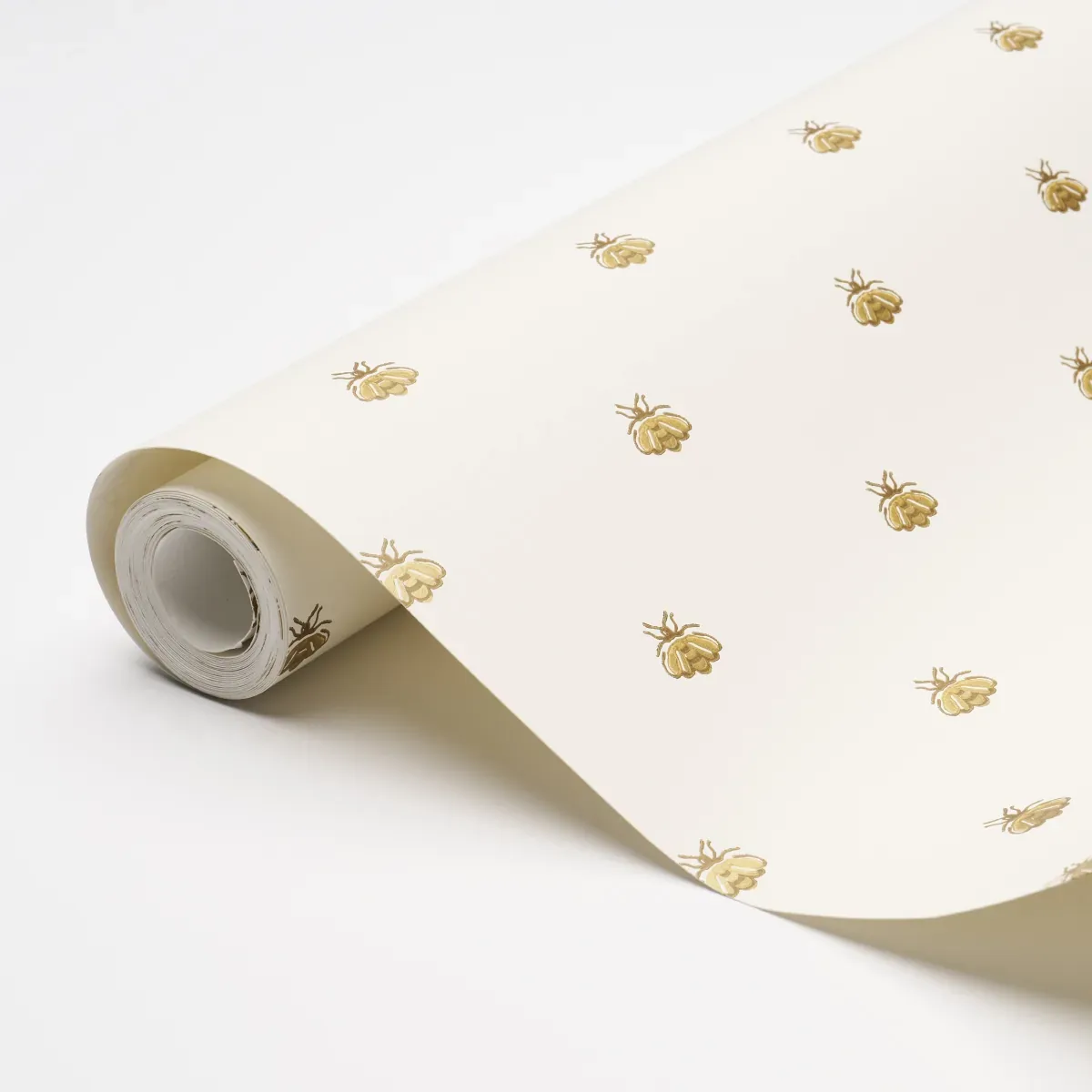 HUBERT'S BEES - WHITE & GOLD Schumacher Wallpaper | Wallpape HUBERT'S BEES WHITE & GOLD Schumacher Wallpaper wallpaper - SKU 5015530