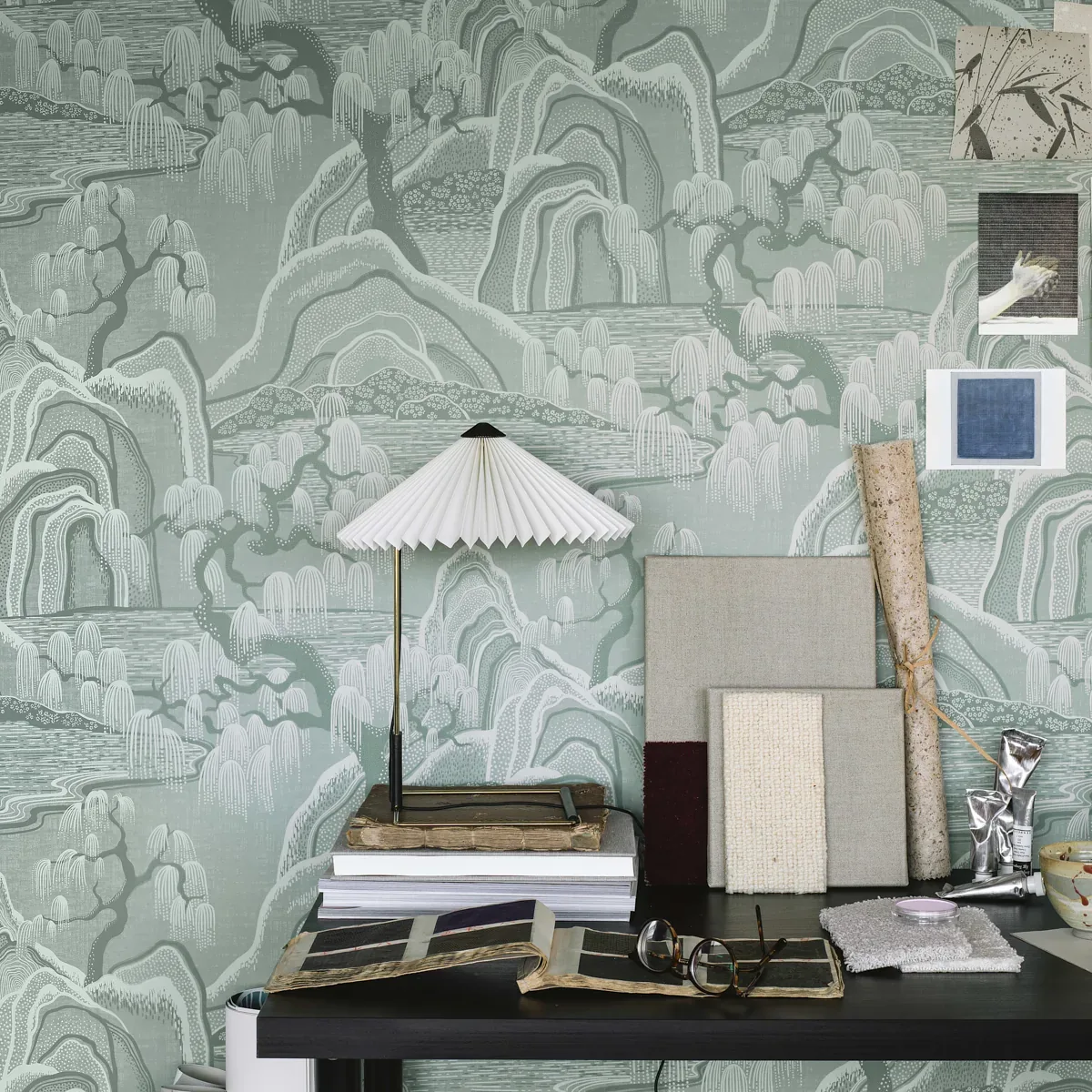 INDIGO GARDEN MINERAL Schumacher Wallpaper wallpaper - SKU 3131