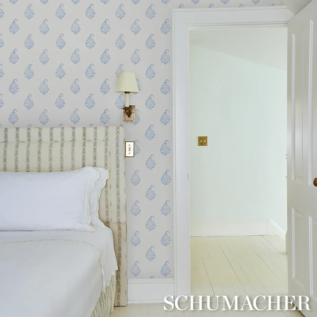 KERALA PAISLEY II - BLUE Schumacher Wallpaper | Wallpaper Tw KERALA PAISLEY II BLUE Schumacher Wallpaper wallpaper - SKU 5015211