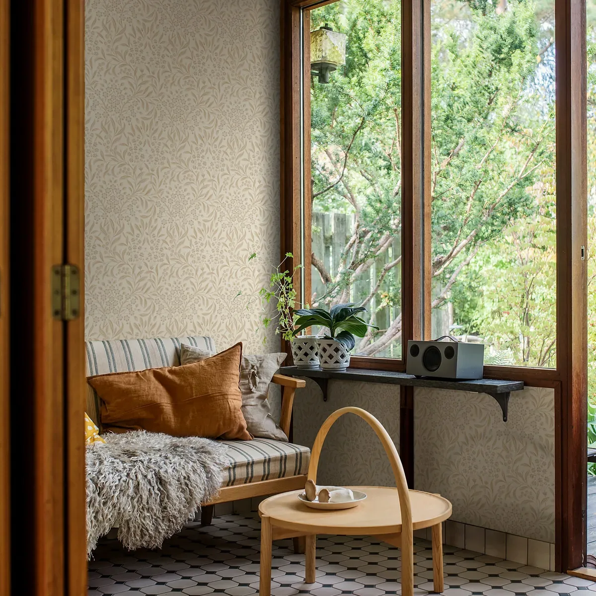 KRYDDHYLLAN IVORY Schumacher Wallpaper wallpaper - SKU 4185