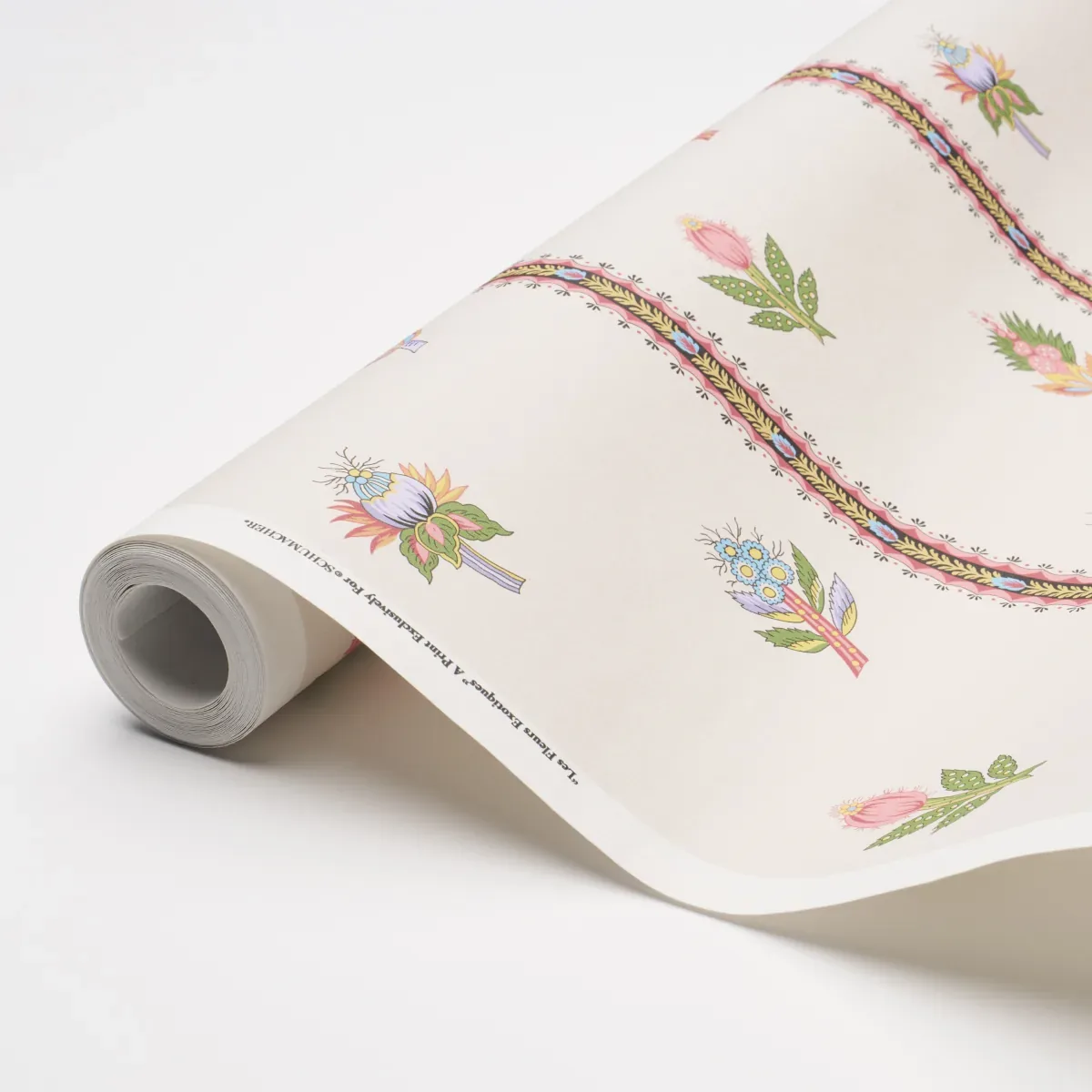 LES FLEURS EXOTIQUES - ANTIQUE ROSE Schumacher Wallpaper | W LES FLEURS EXOTIQUES ANTIQUE ROSE Schumacher Wallpaper wallpaper - SKU 5015660