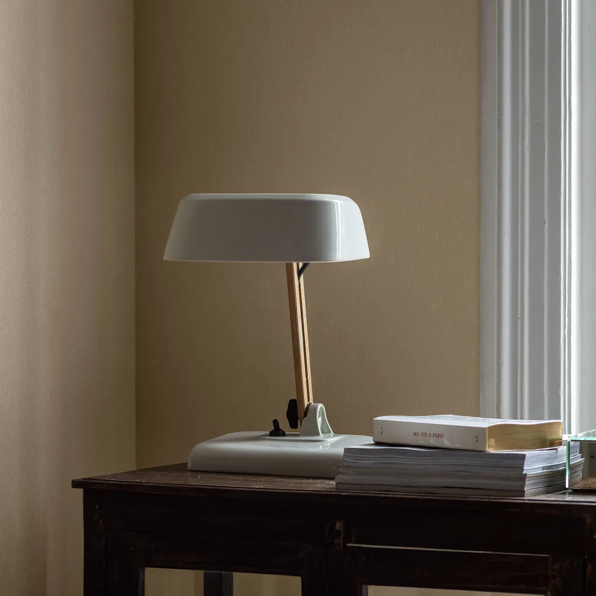 LINEN - GOLDEN LINEN Schumacher Wallpaper | Wallpaper Twins LINEN GOLDEN LINEN Schumacher Wallpaper wallpaper - SKU 4407