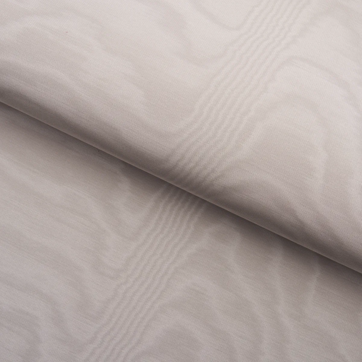 MOIRÉ WALLCOVERING - DOVE Schumacher Wallpaper | Wallpaper T MOIRÉ WALLCOVERING DOVE Schumacher Wallpaper wallpaper - SKU 5009674