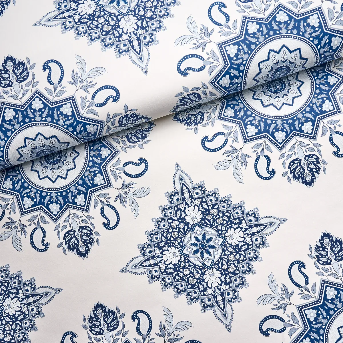 Schumacher MONTECITO MEDALLION wallpaper