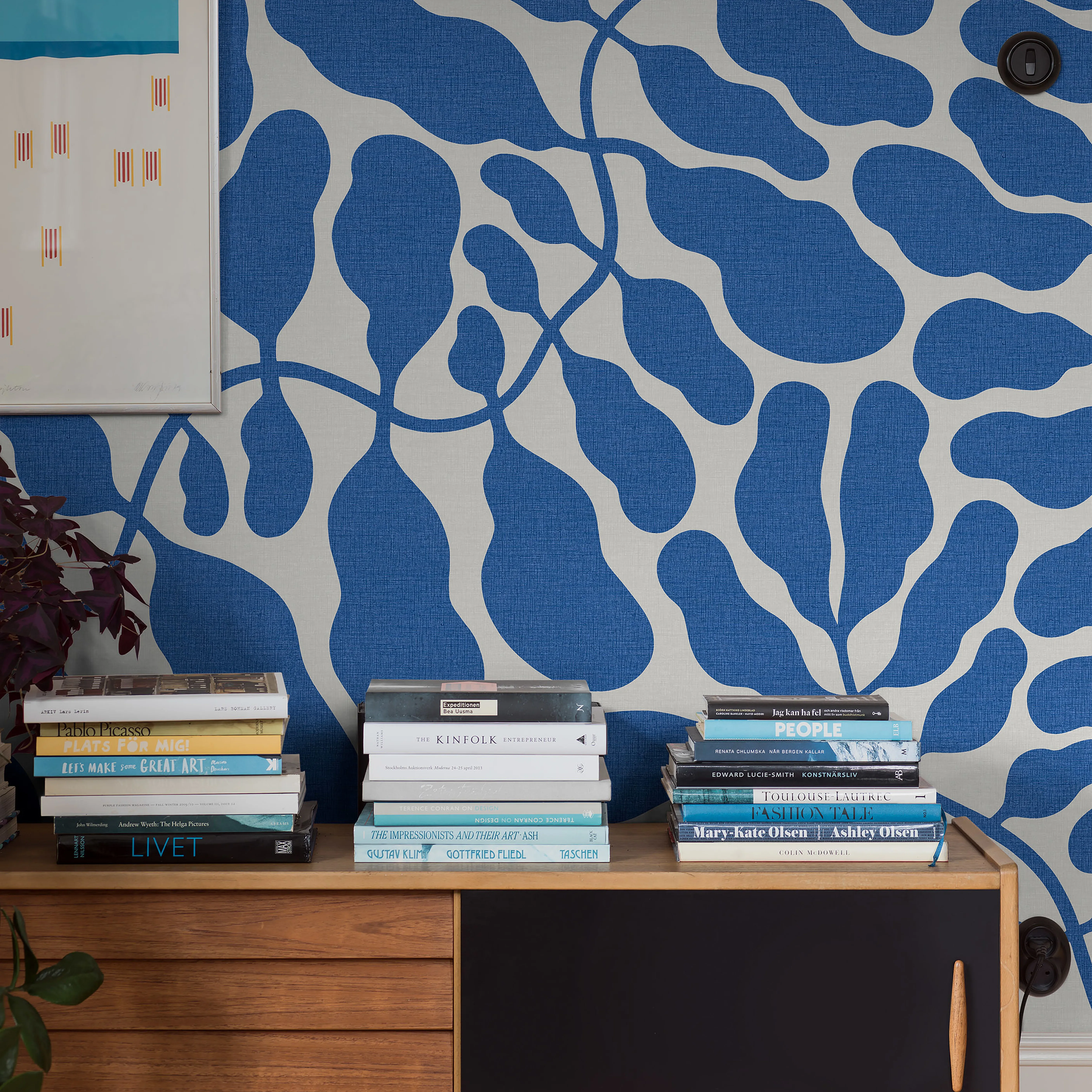 MY SECRET GARDEN GRAND MURAL - COBALT Schumacher Wallpaper | MY SECRET GARDEN GRAND MURAL COBALT Schumacher Wallpaper wallpaper - SKU 2078