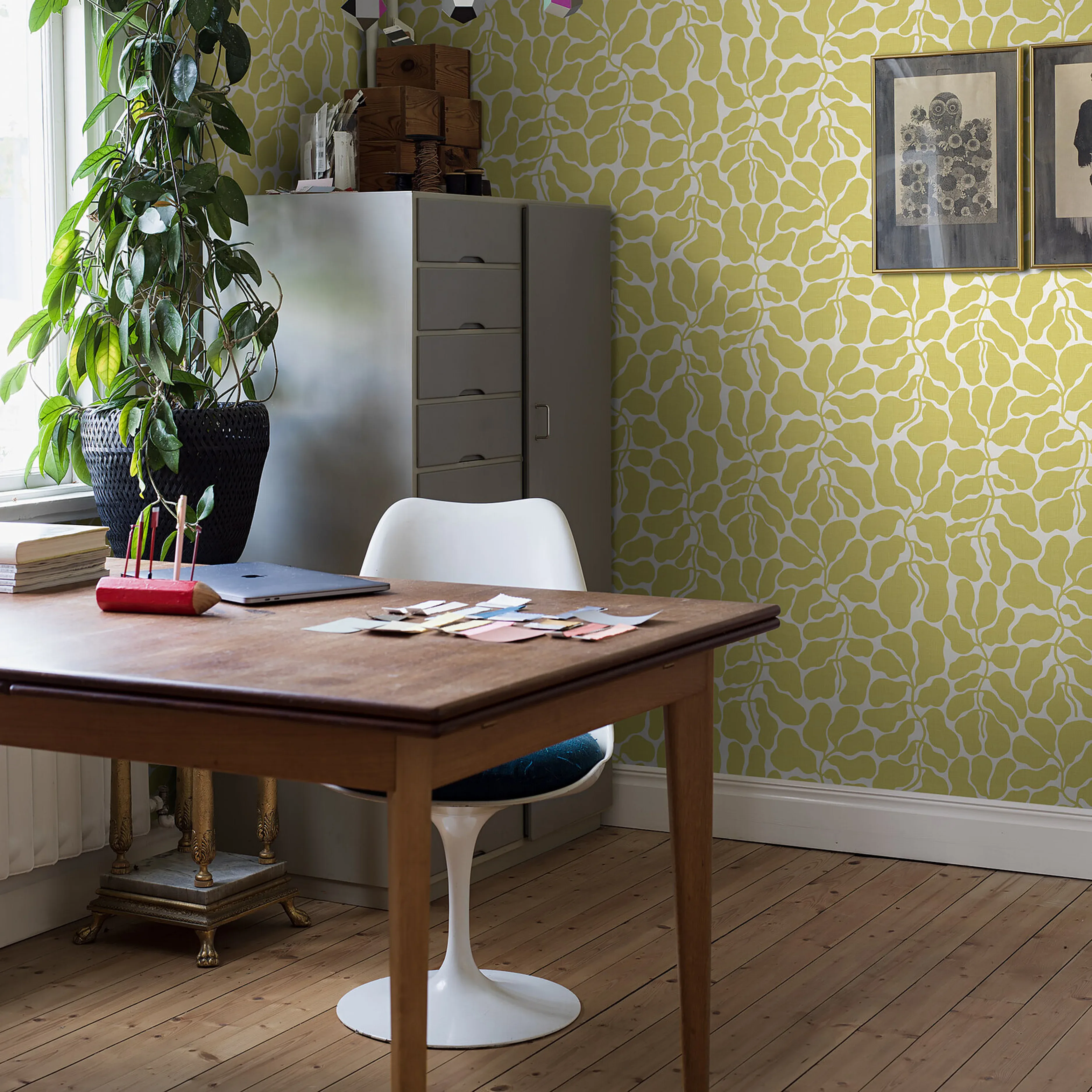 MY SECRET GARDEN - OCHRE Schumacher Wallpaper | Wallpaper Tw MY SECRET GARDEN OCHRE Schumacher Wallpaper wallpaper - SKU 2074