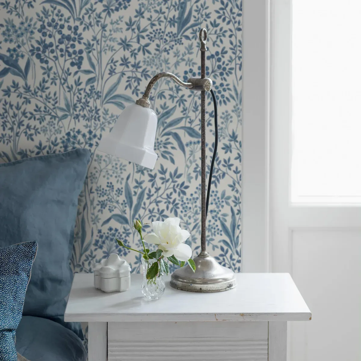 NOCTURNE BLUE AND WHITE Schumacher Wallpaper wallpaper - SKU 6145