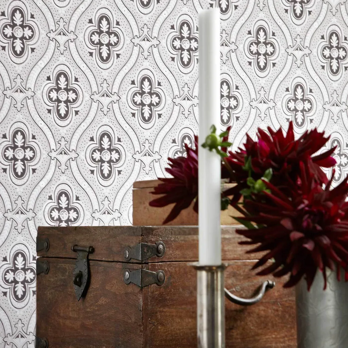 PIGKAMMAREN - UMBER Schumacher Wallpaper | Wallpaper Twins PIGKAMMAREN UMBER Schumacher Wallpaper wallpaper - SKU 4525
