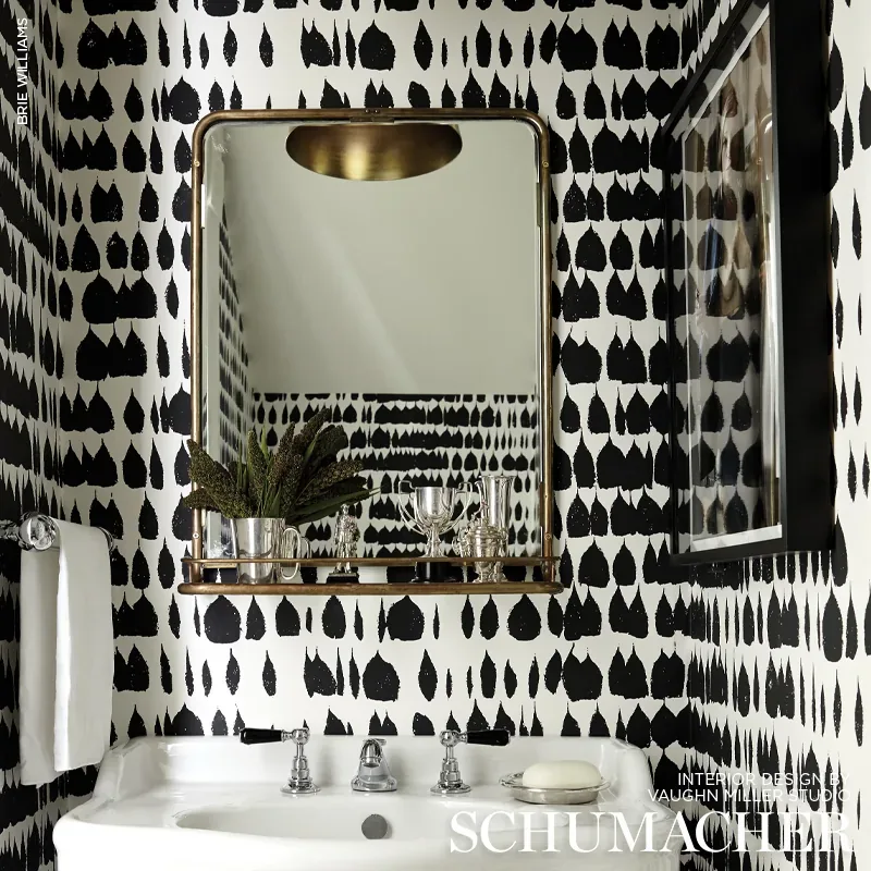 QUEEN OF SPAIN - BLACK Schumacher Wallpaper | Wallpaper Twin QUEEN OF SPAIN BLACK Schumacher Wallpaper wallpaper - SKU 5005881