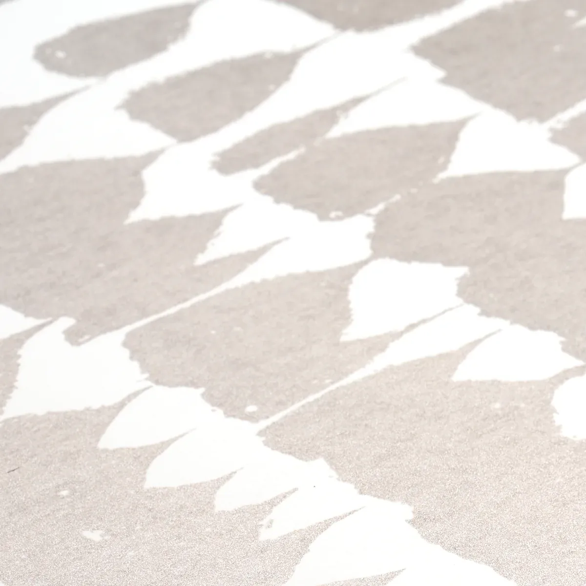 QUEEN OF SPAIN - WARM SILVER Schumacher Wallpaper | Wallpape QUEEN OF SPAIN WARM SILVER Schumacher Wallpaper wallpaper - SKU 5005880