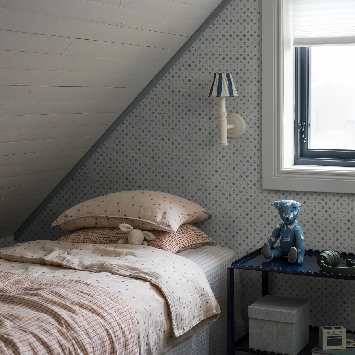 SKOGSSTJÄRNA BLUE Schumacher Wallpaper wallpaper - SKU 5810