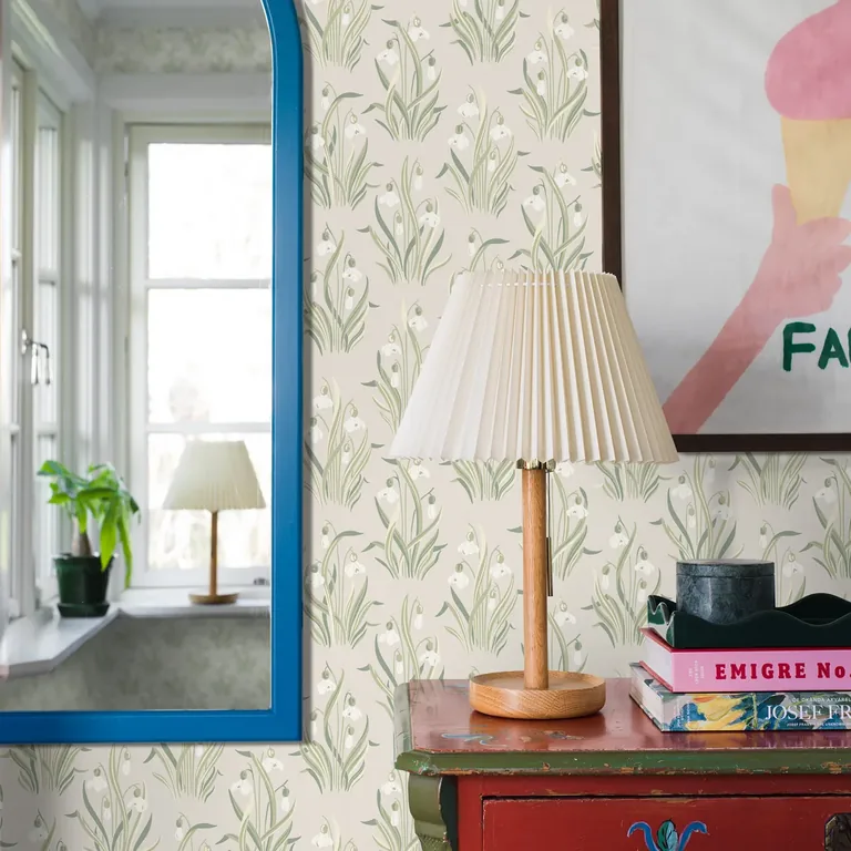 Schumacher SNÖDROPPE wallpaper, color LEAF, SKU 4835