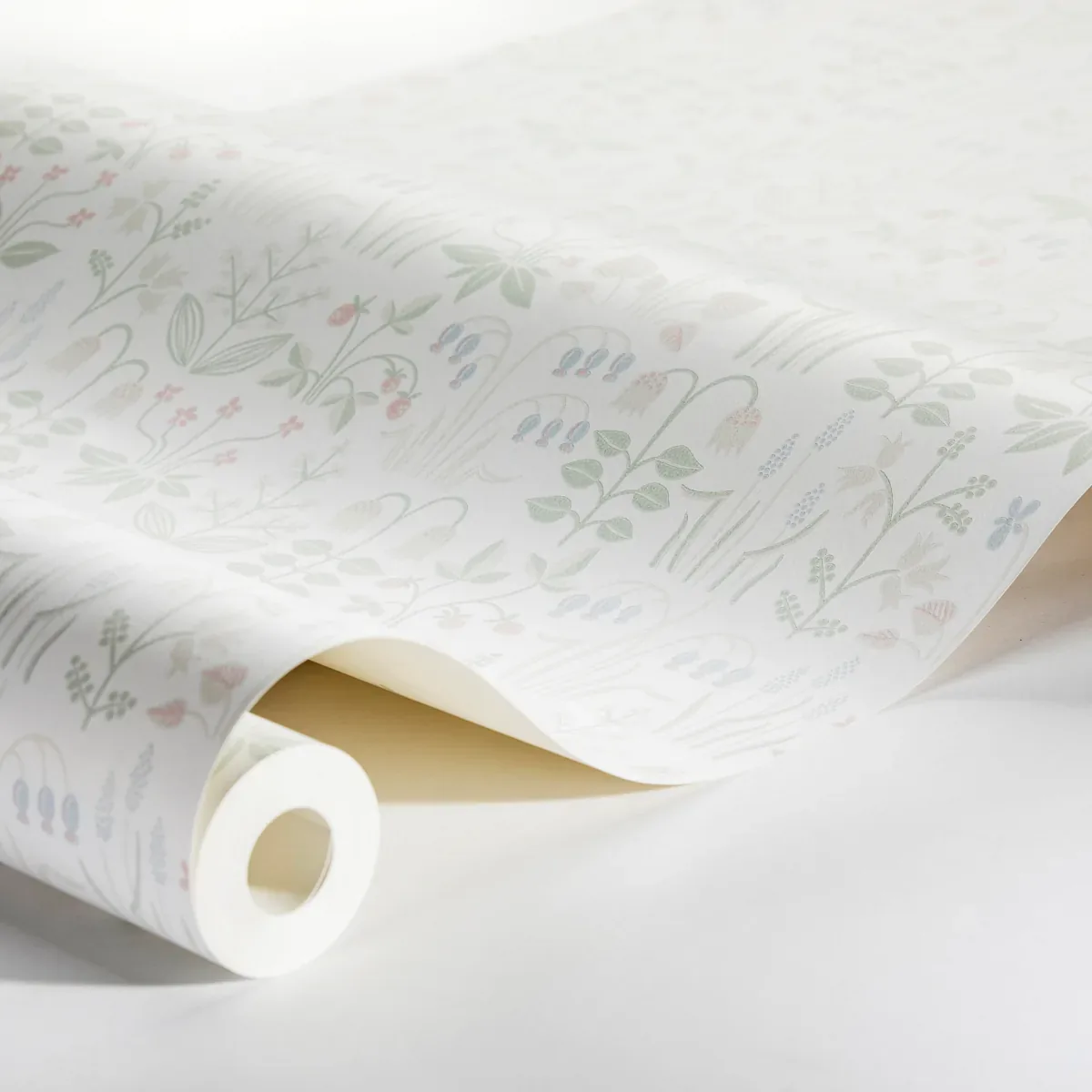 STRAWBERRY FIELD - IVORY Schumacher Wallpaper | Wallpaper Tw STRAWBERRY FIELD IVORY Schumacher Wallpaper wallpaper - SKU 7217