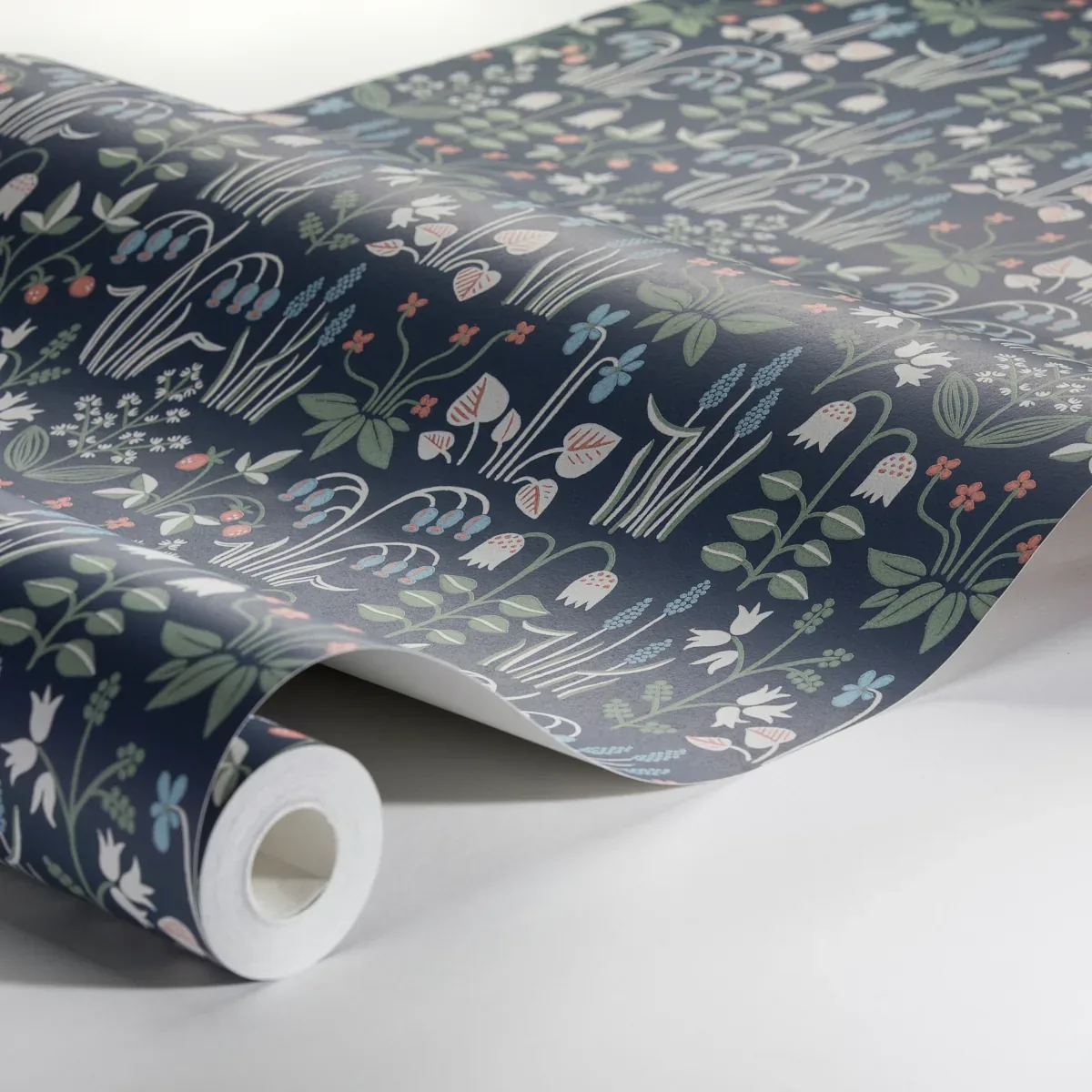 STRAWBERRY FIELD - NAVY Schumacher Wallpaper | Wallpaper Twi STRAWBERRY FIELD NAVY Schumacher Wallpaper wallpaper - SKU 7215