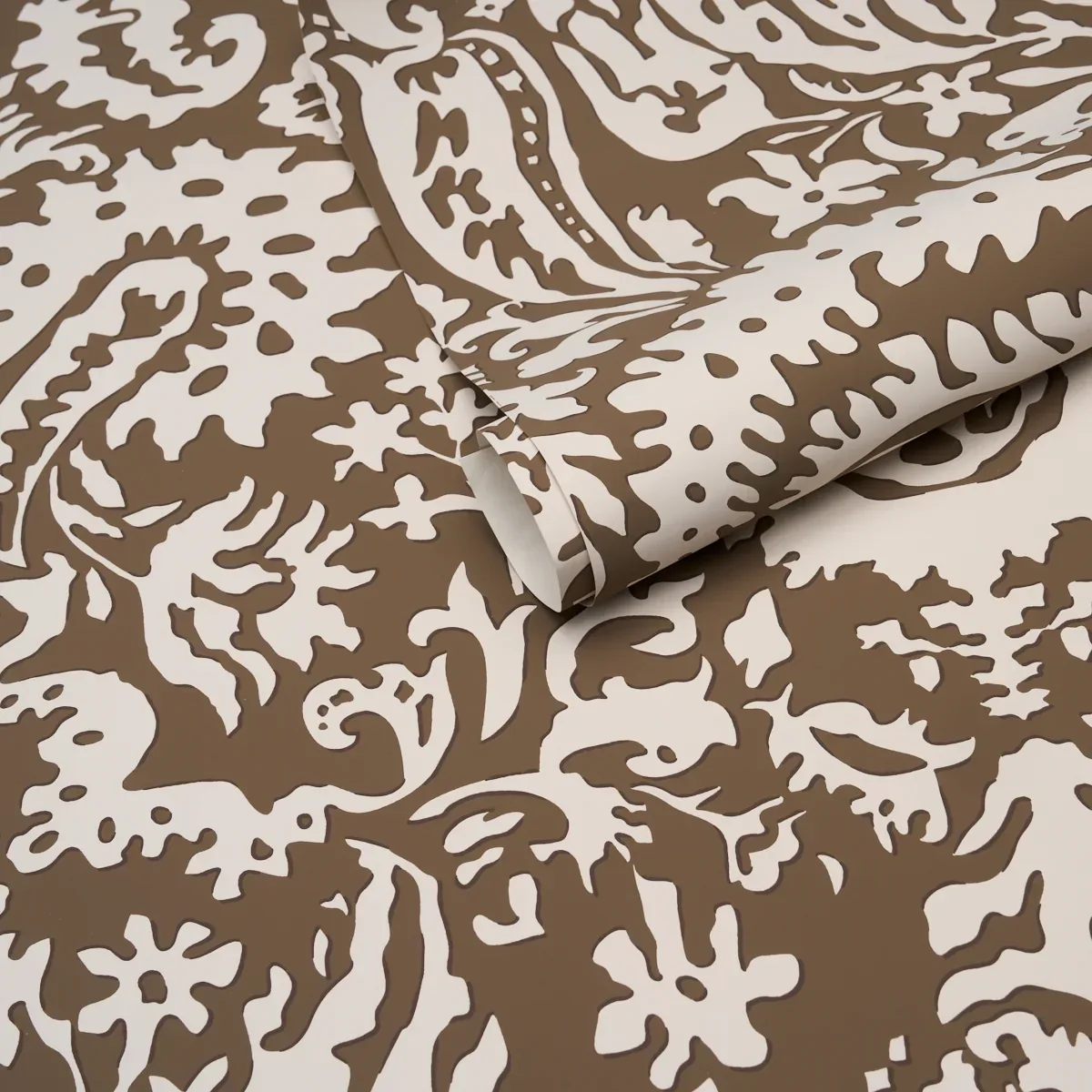 SUFFOLK DAMASK - BROWN Schumacher Wallpaper | Wallpaper Twin SUFFOLK DAMASK BROWN Schumacher Wallpaper wallpaper - SKU 5017720