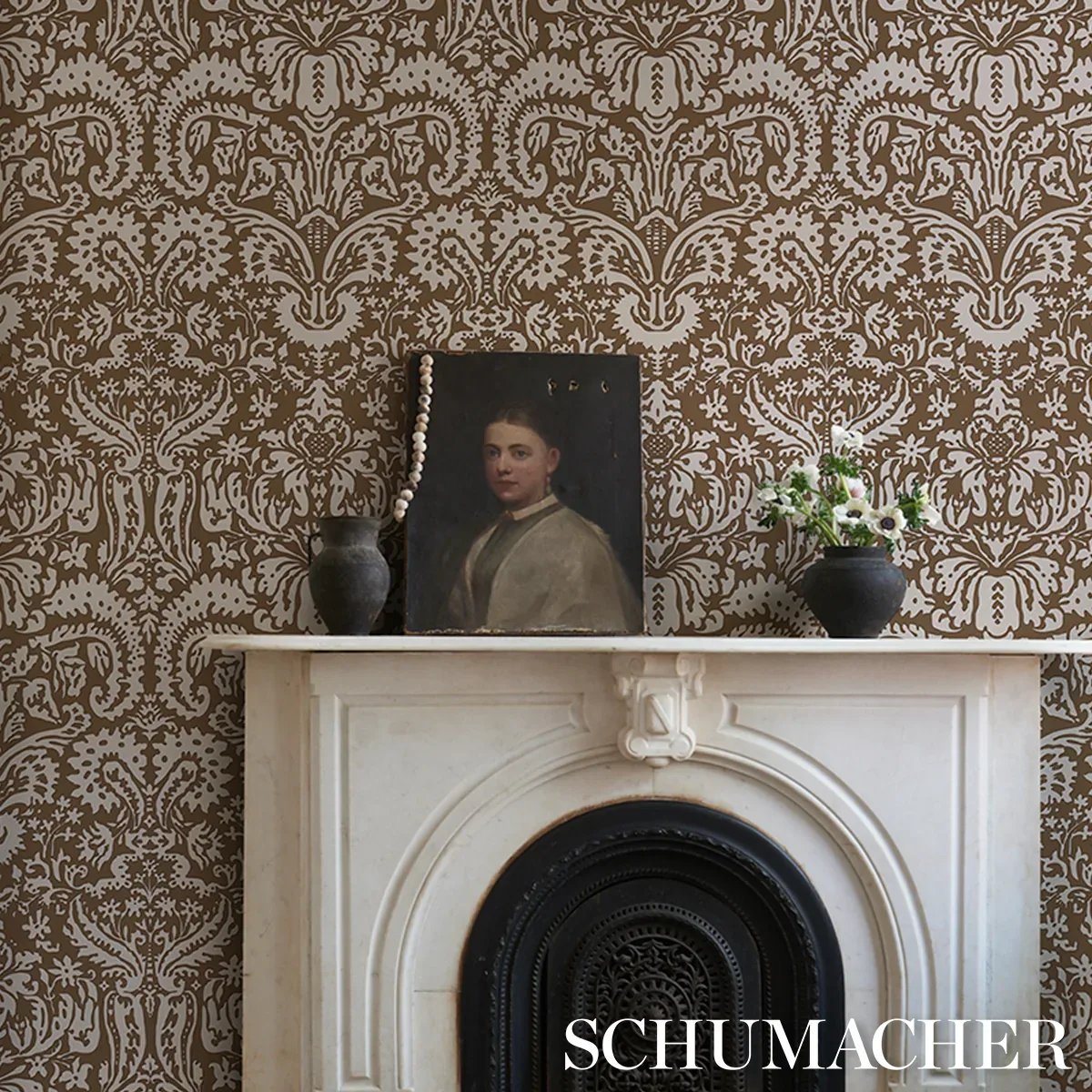 SUFFOLK DAMASK - BROWN Schumacher Wallpaper | Wallpaper Twin SUFFOLK DAMASK BROWN Schumacher Wallpaper wallpaper - SKU 5017720