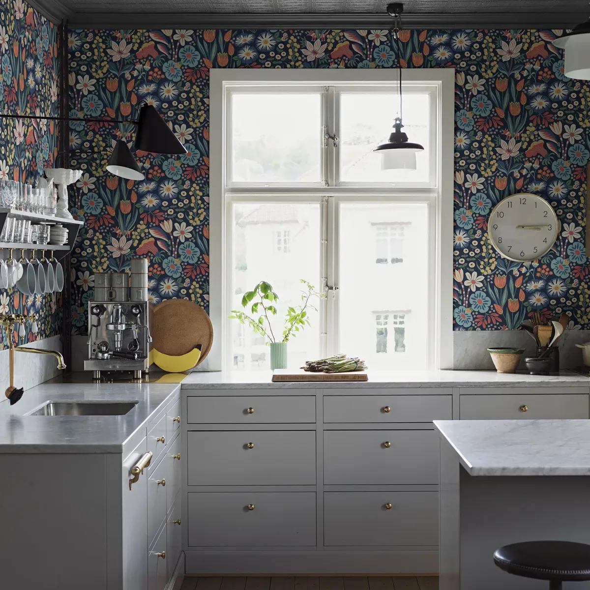 TRÄDGÅRDEN MIDNIGHT MULTI Schumacher Wallpaper wallpaper - SKU 2095
