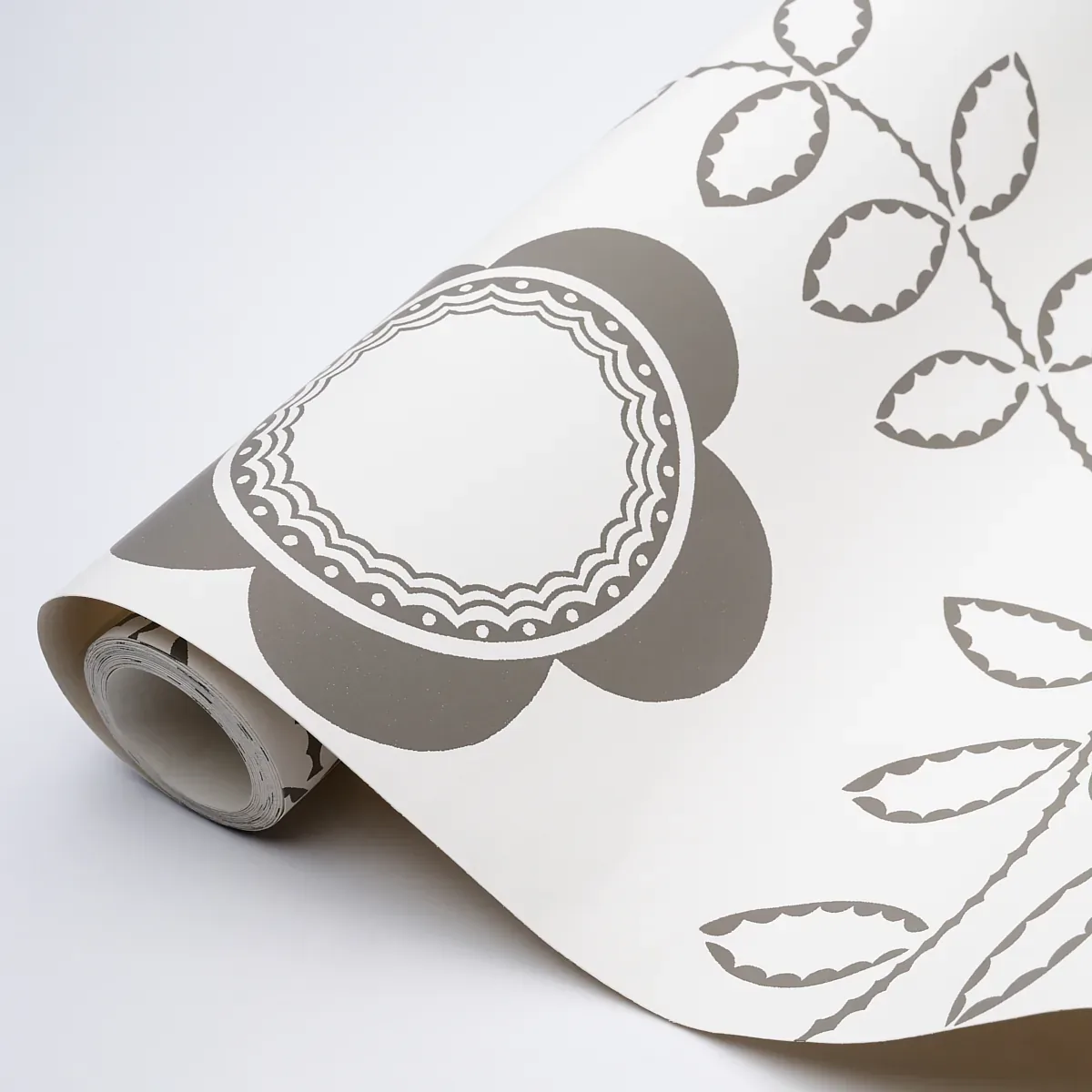 Tudor Rose - CHARCOAL WHITE Schumacher Wallpaper | Wallpaper Tudor Rose CHARCOAL WHITE Schumacher Wallpaper wallpaper - SKU 5015100