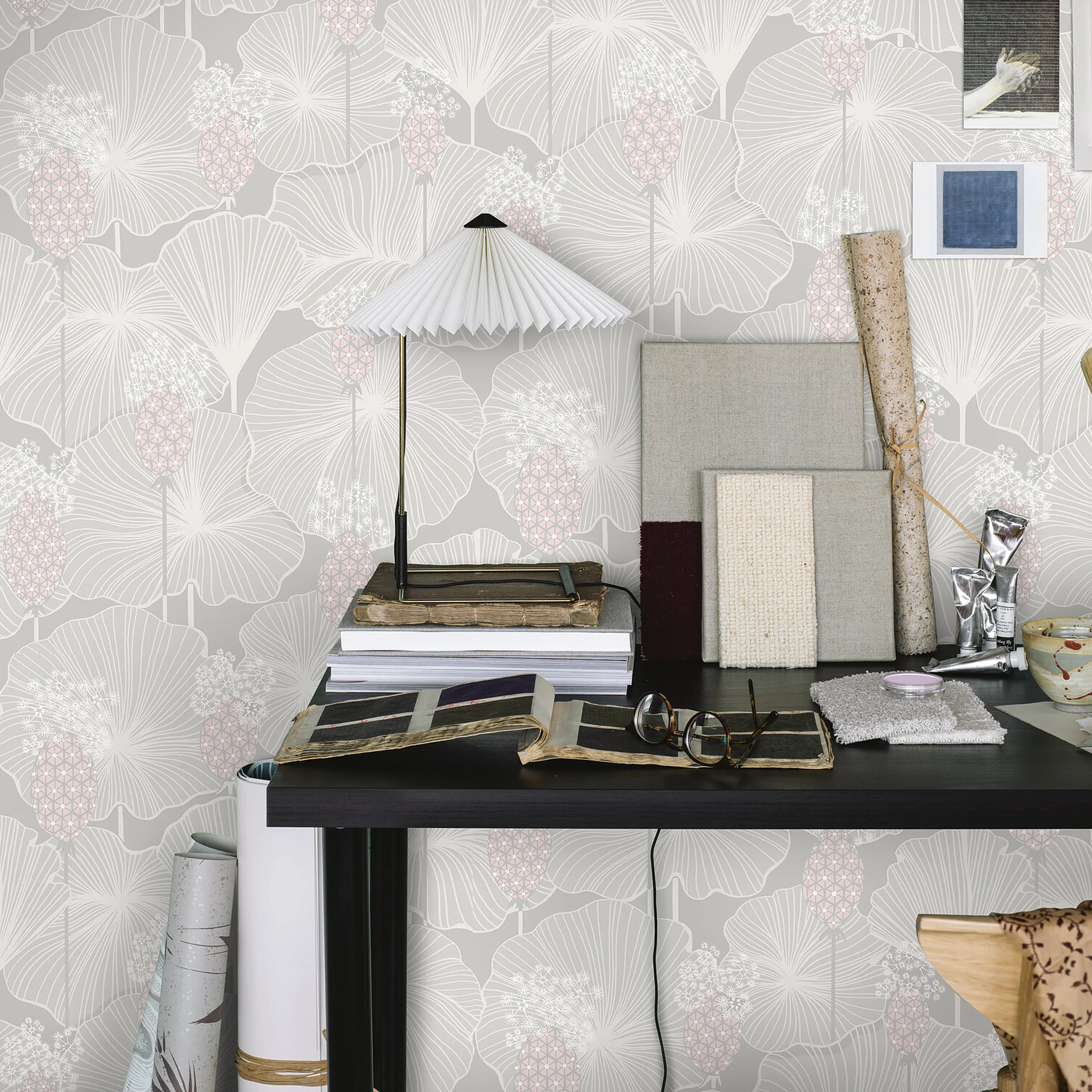 UMBRELLA LEAVES - GREY Schumacher Wallpaper | Wallpaper Twin UMBRELLA LEAVES GREY Schumacher Wallpaper wallpaper - SKU 3120