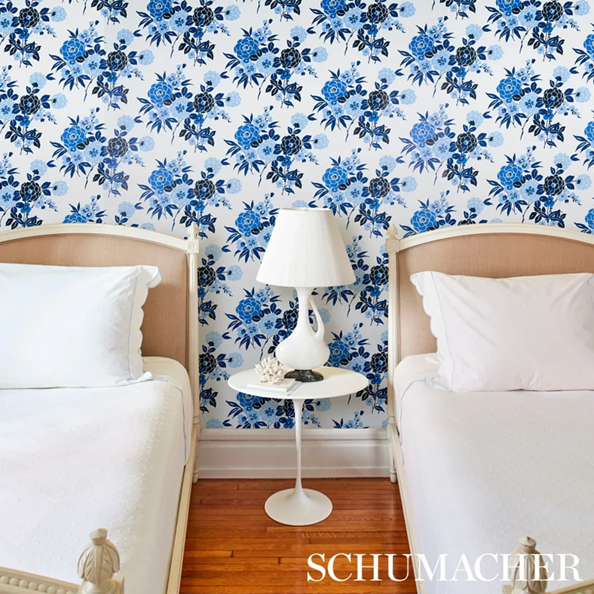 VALENTINA FLORAL - BLUES Schumacher Wallpaper | Wallpaper Tw VALENTINA FLORAL BLUES Schumacher Wallpaper wallpaper - SKU 5013130