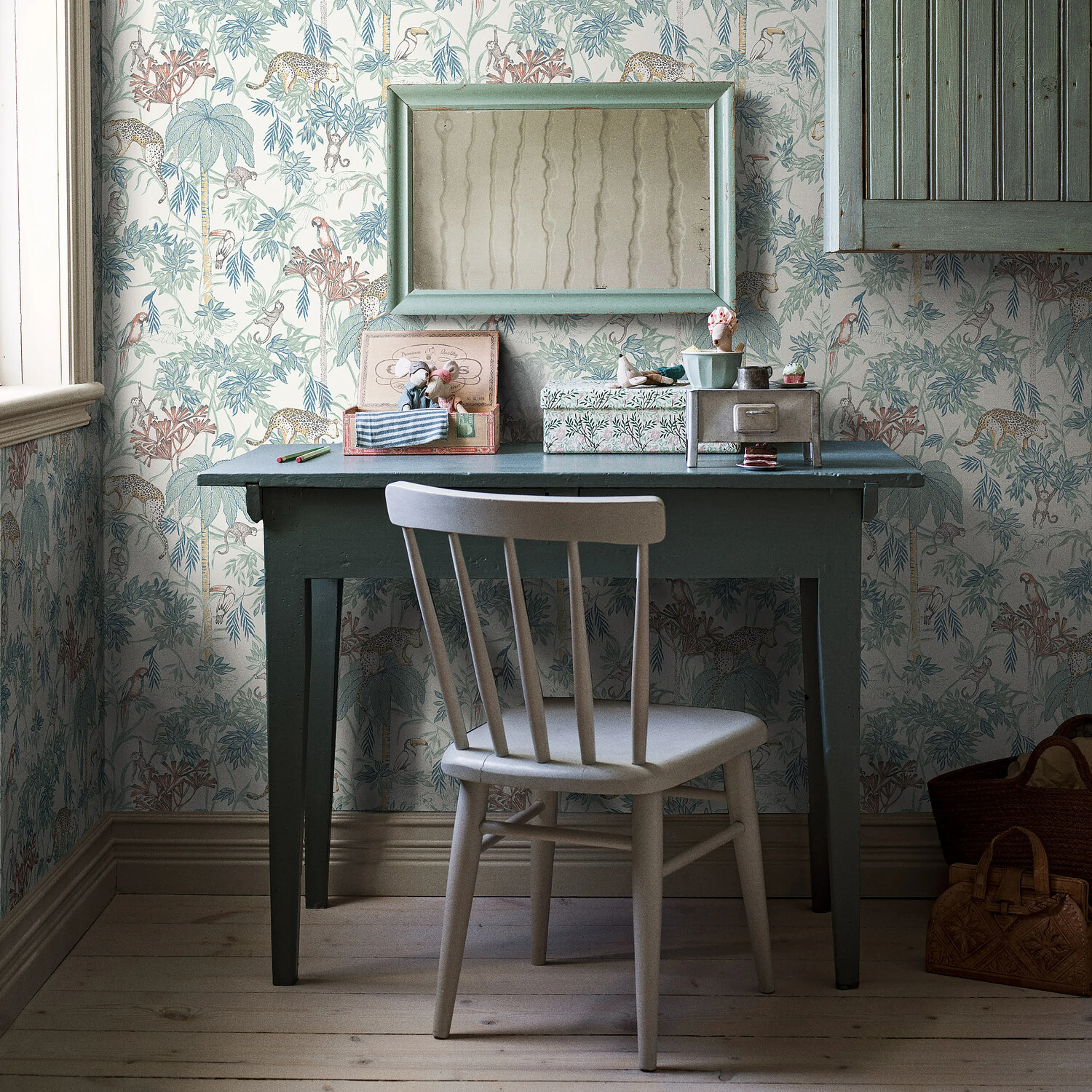 WILD JUNGLE - MULTI Schumacher Wallpaper | Wallpaper Twins WILD JUNGLE MULTI Schumacher Wallpaper wallpaper - SKU 7462