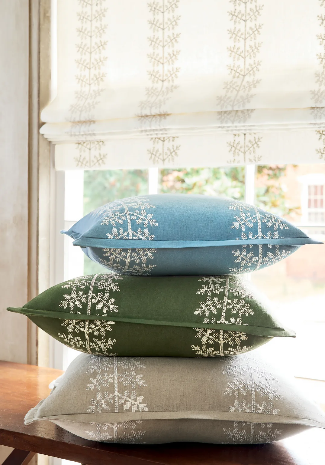 Thibaut Amble Embroidery in Flax (W710504)