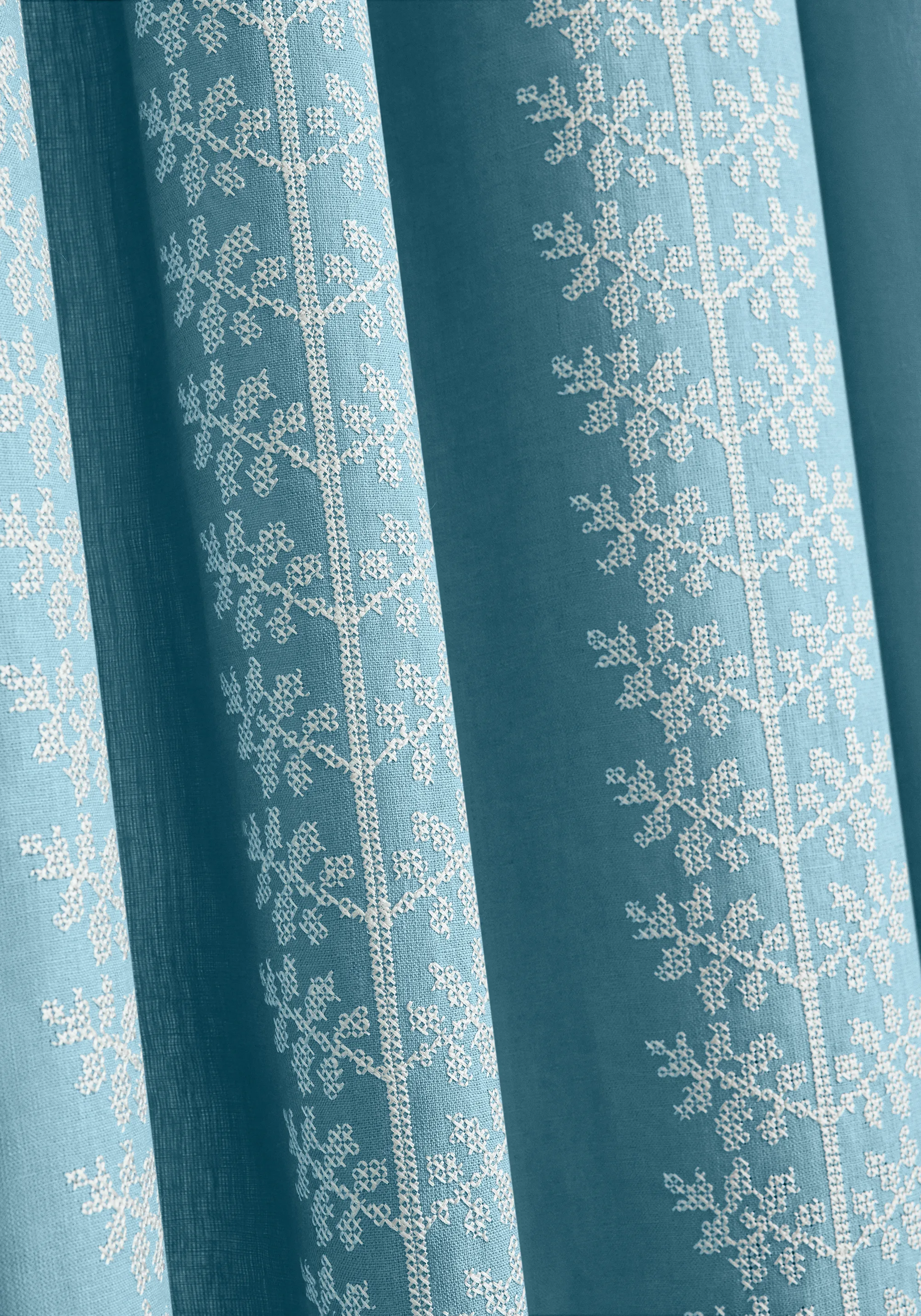 Thibaut Amble Embroidery in Mineral (W710507)