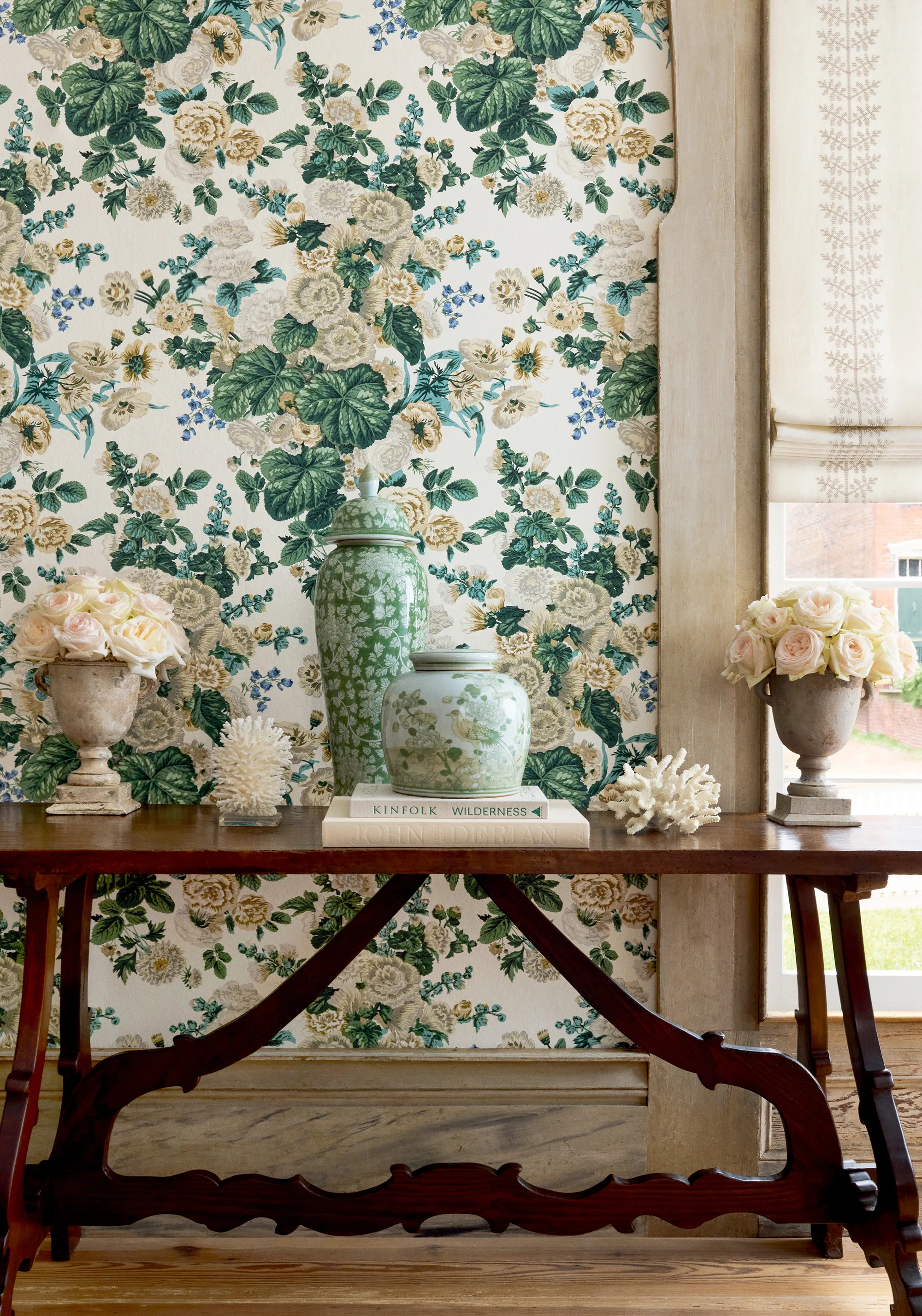 Thibaut Amble Embroidery in Off White (W710505)