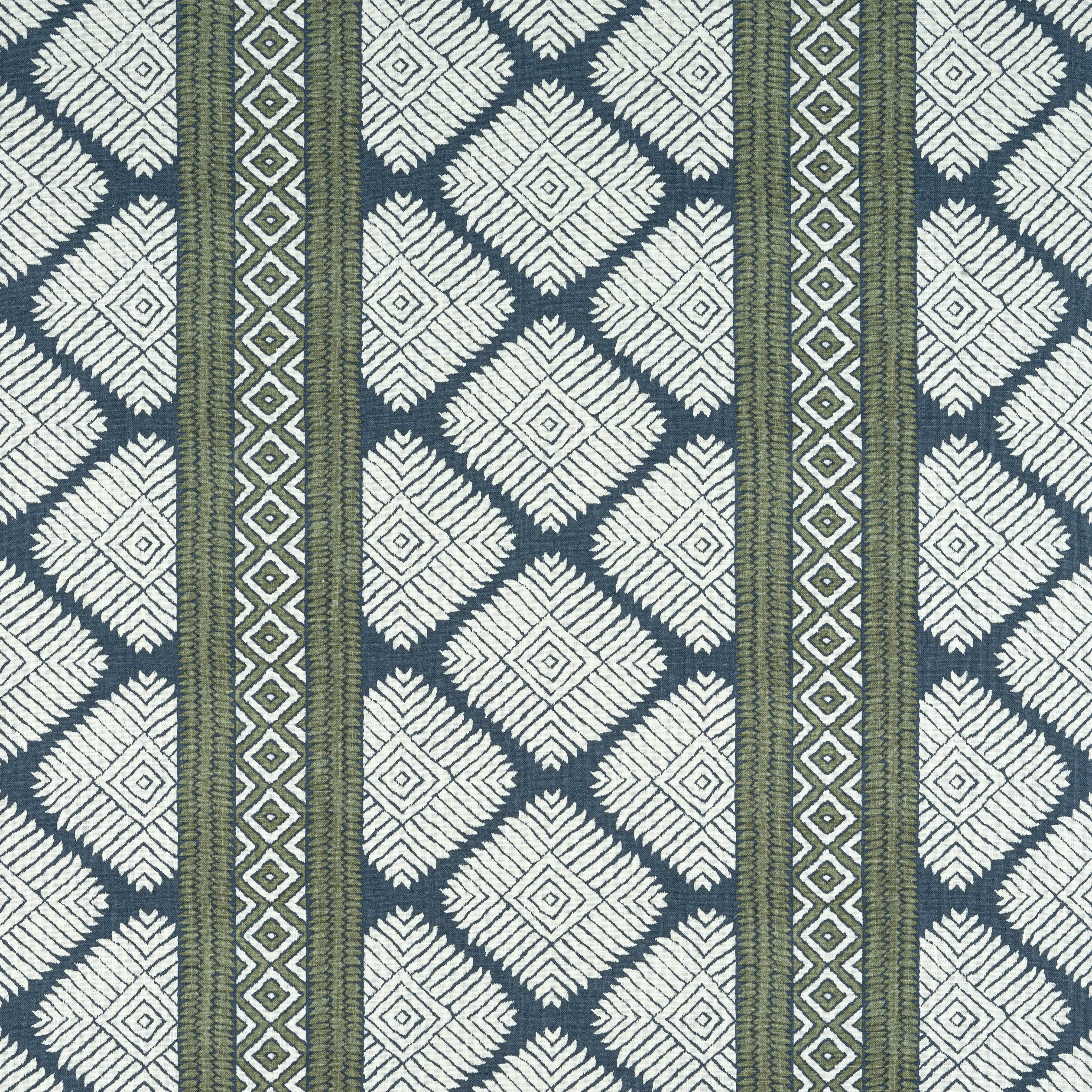 F913247 | Austin – Bluestone and Green