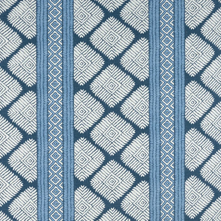 Thibaut Austin in Navy (F913249)