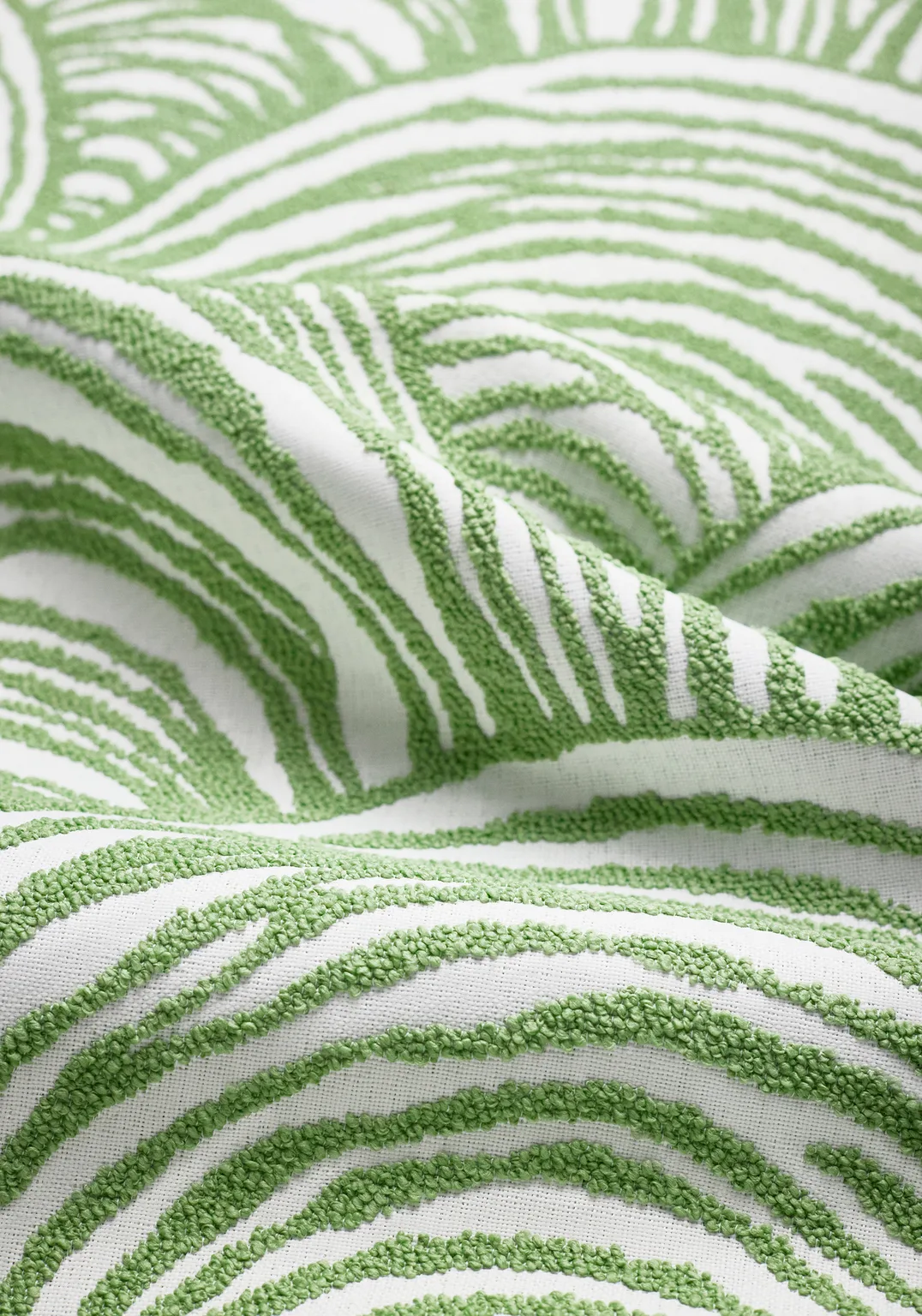 Thibaut Bay Point in Leaf (W81726)