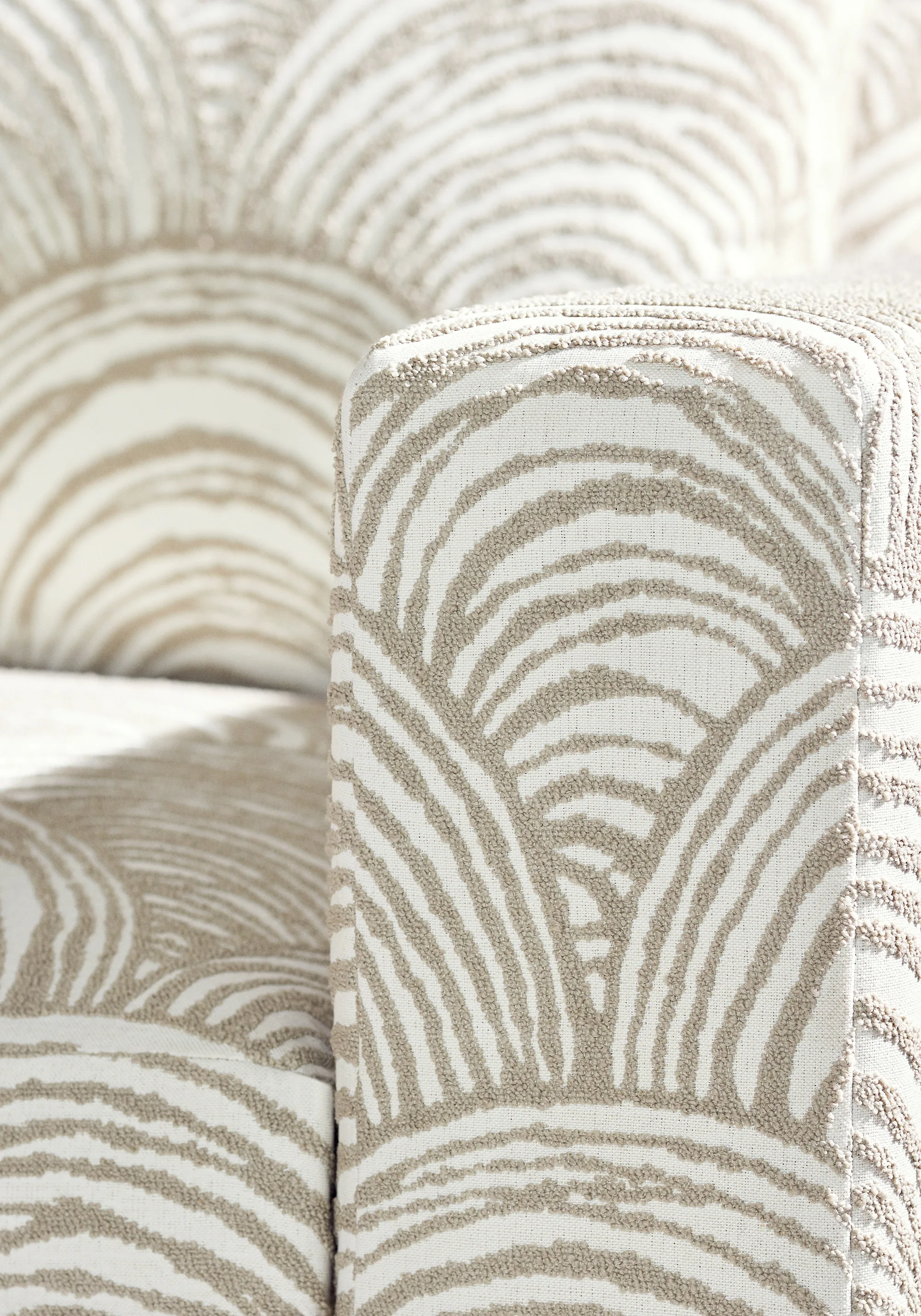 Thibaut Bay Point in Linen (W81724)