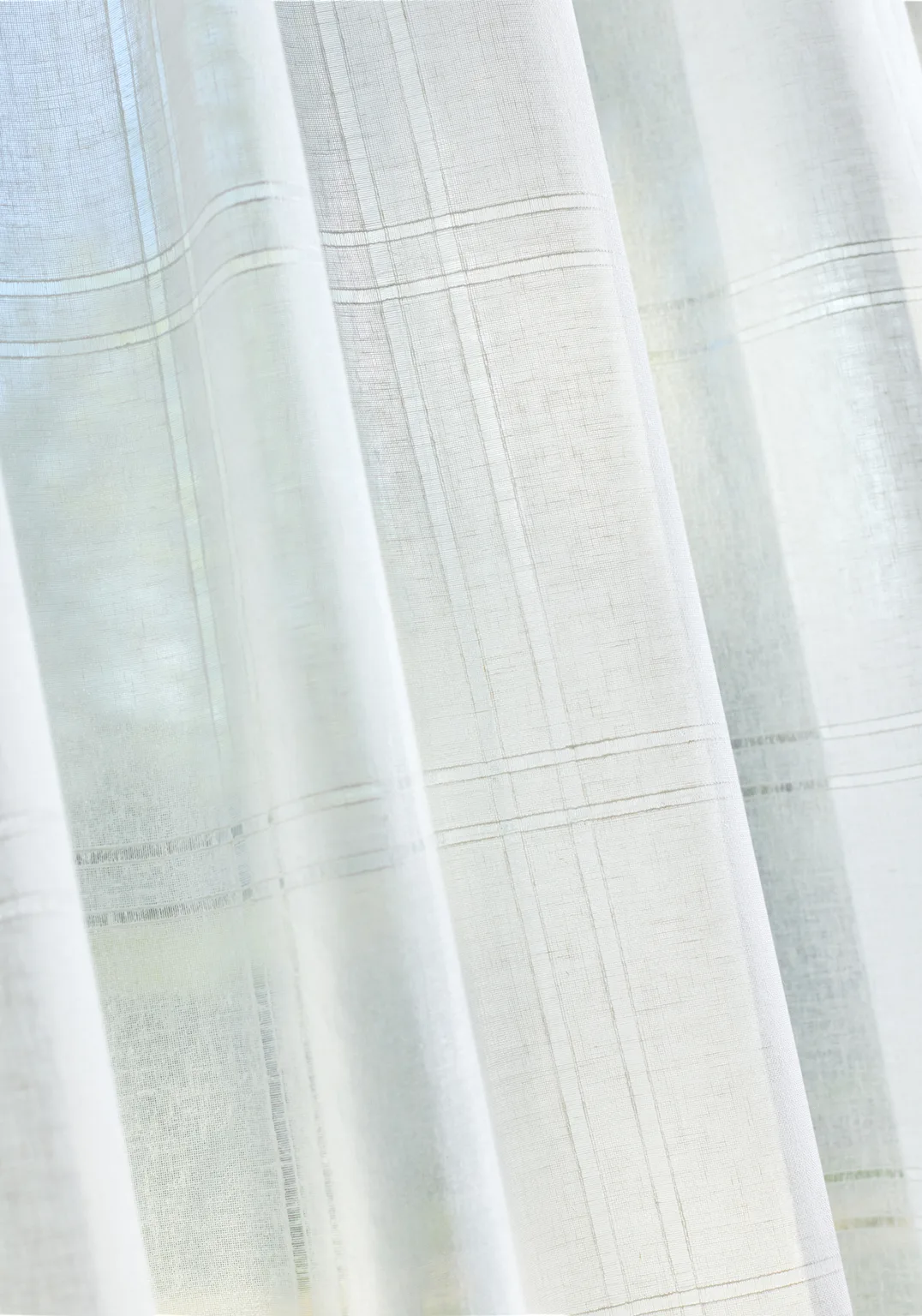 Thibaut Benson in Platinum (FWW8263)