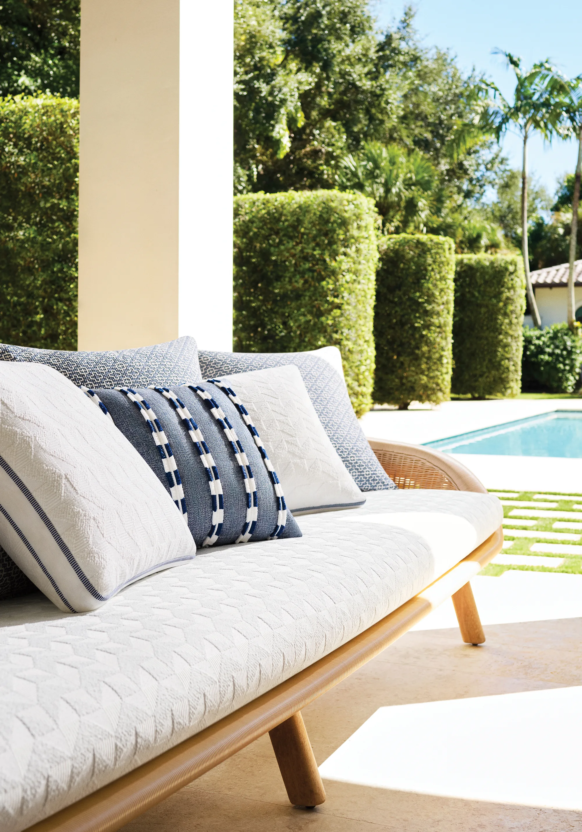 Thibaut Bistro in Navy (W81732)