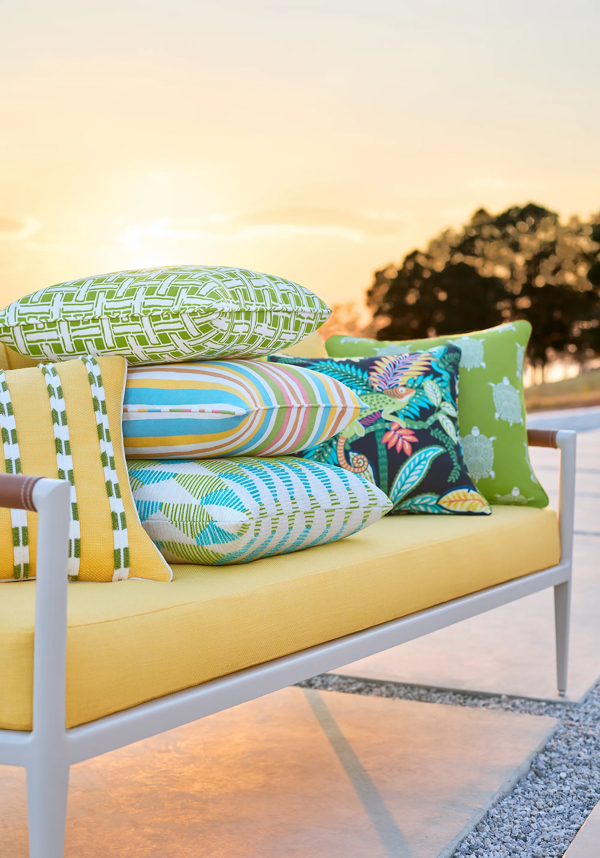 Thibaut Brynn in Daisy (W81680)