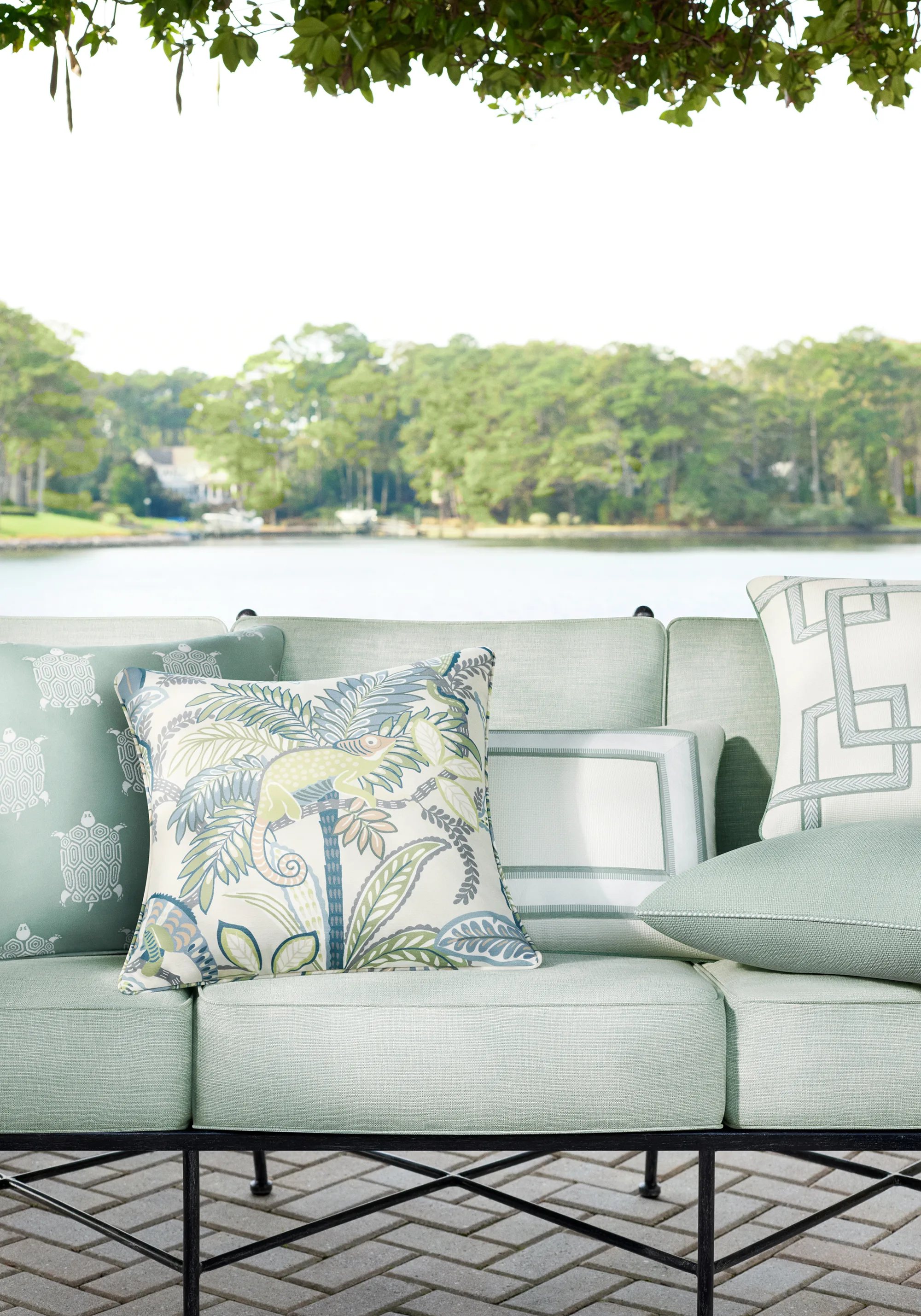 Thibaut Brynn in Jade (W81682)