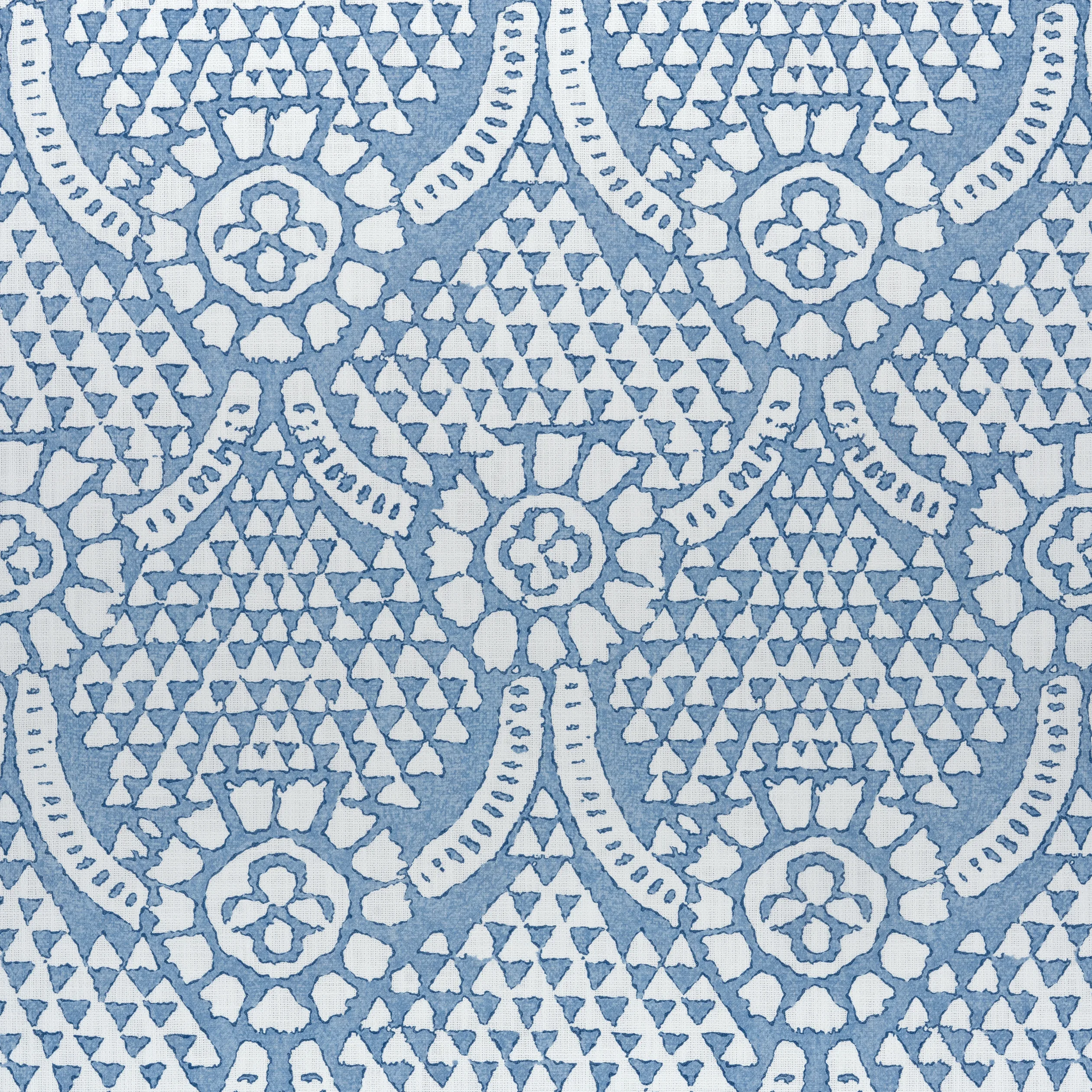F914314 | Chamomile – Blue and White