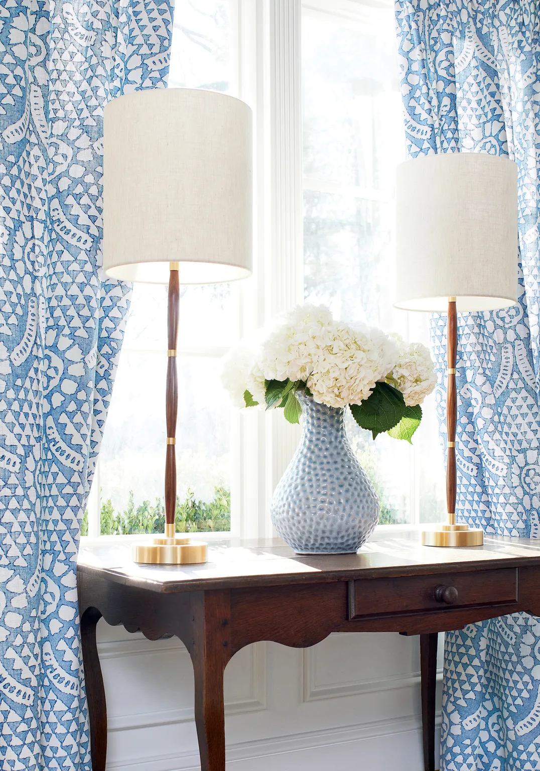 Thibaut Chamomile in Blue and White (F914314)