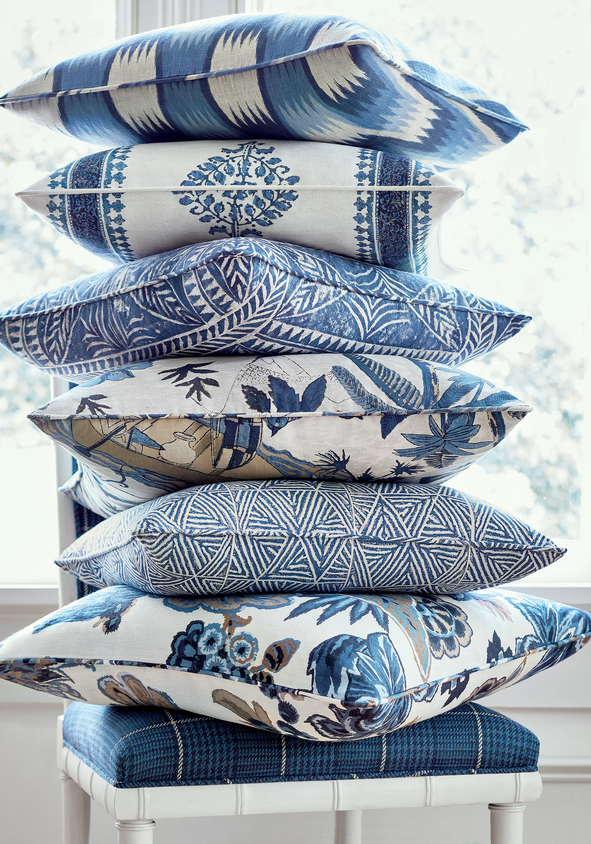 Thibaut Chappana in Blue and White (F910239)