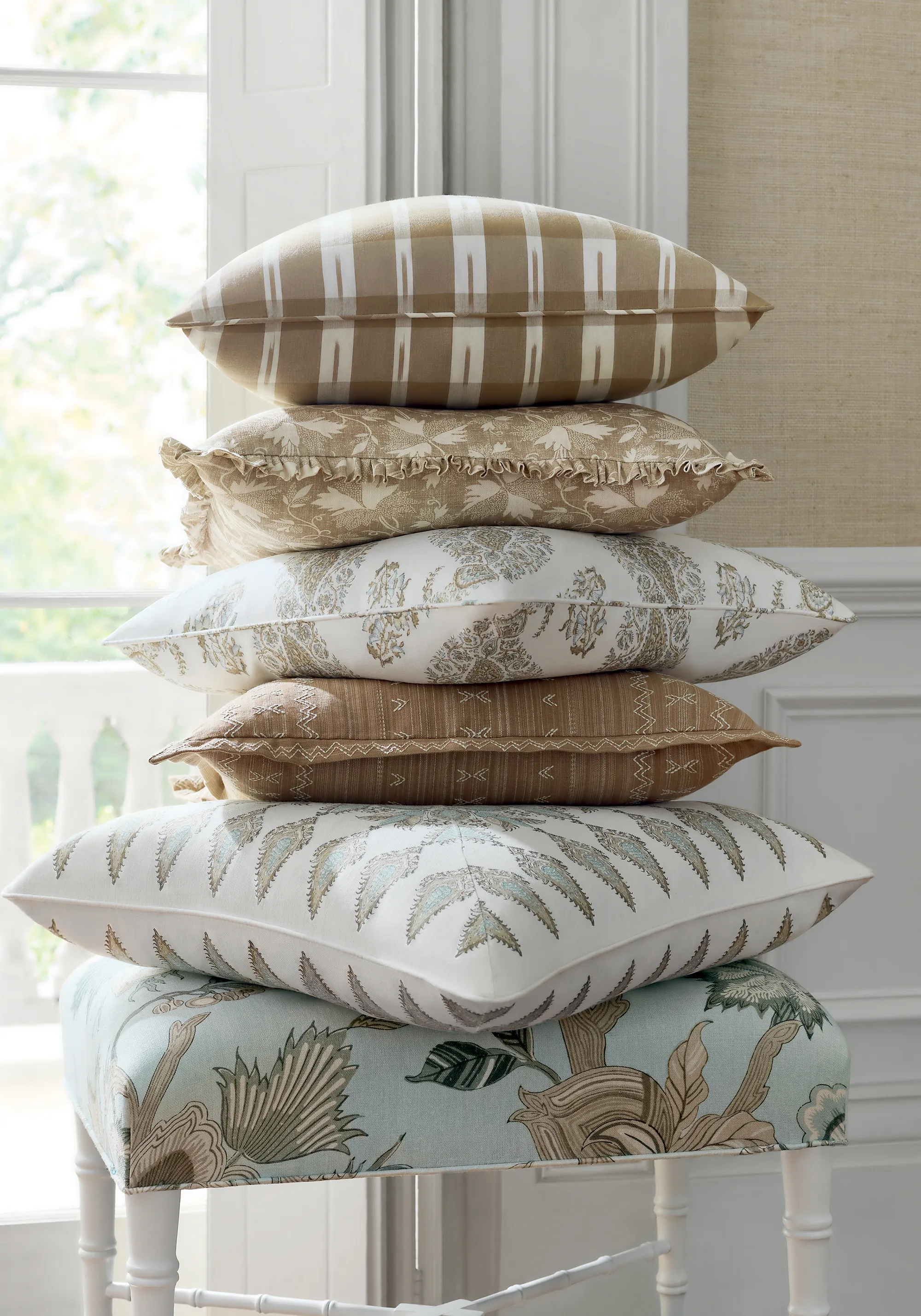 Thibaut Chester in Beige (F936436)