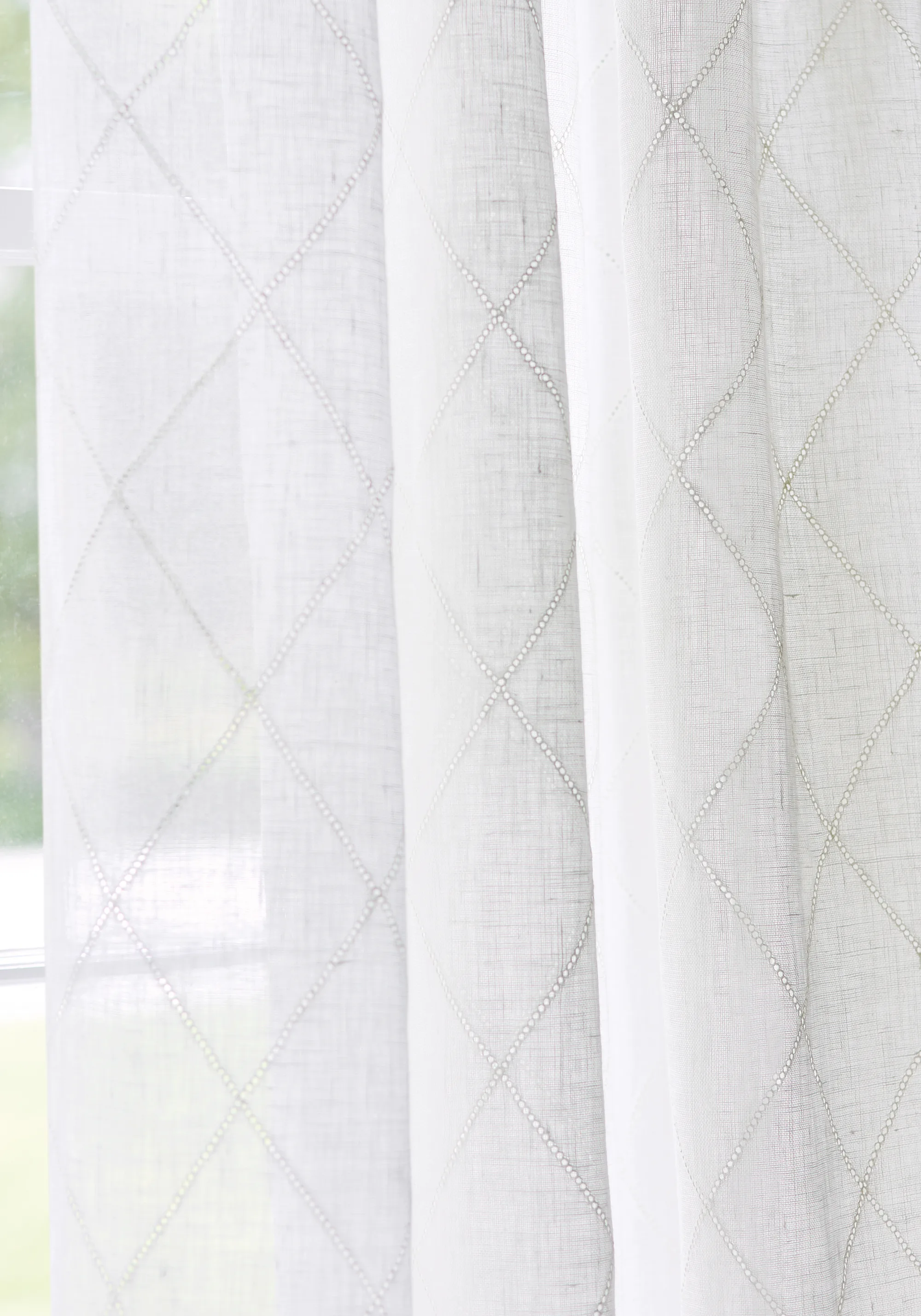 Thibaut Claremont Trellis in Ivory (W772588)