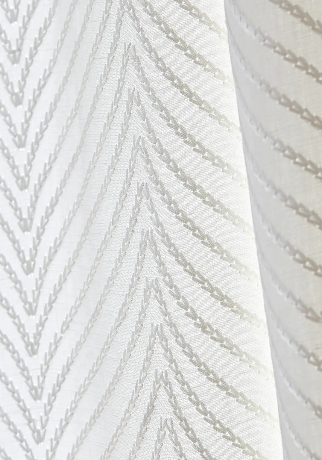 Thibaut Clayton Herringbone Embroidery in Ivory (W775444)