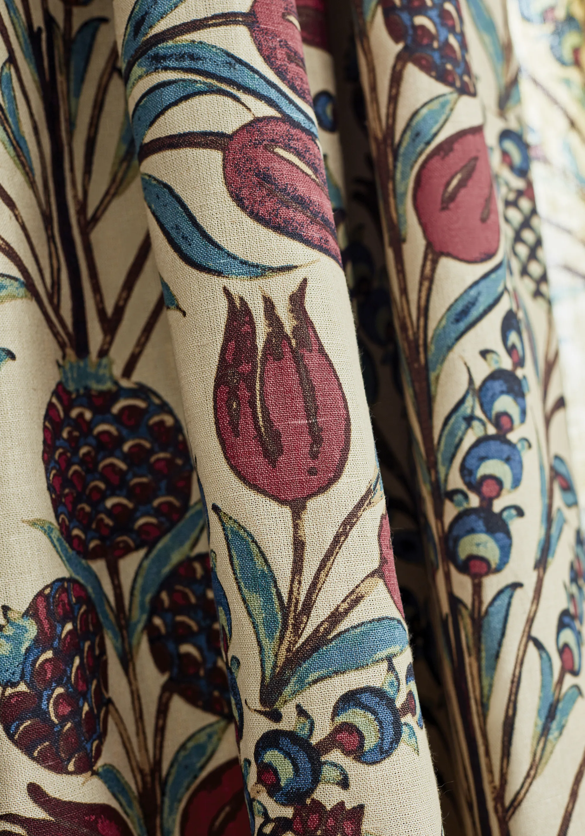 Thibaut Corneila in Red and Teal (F972601)