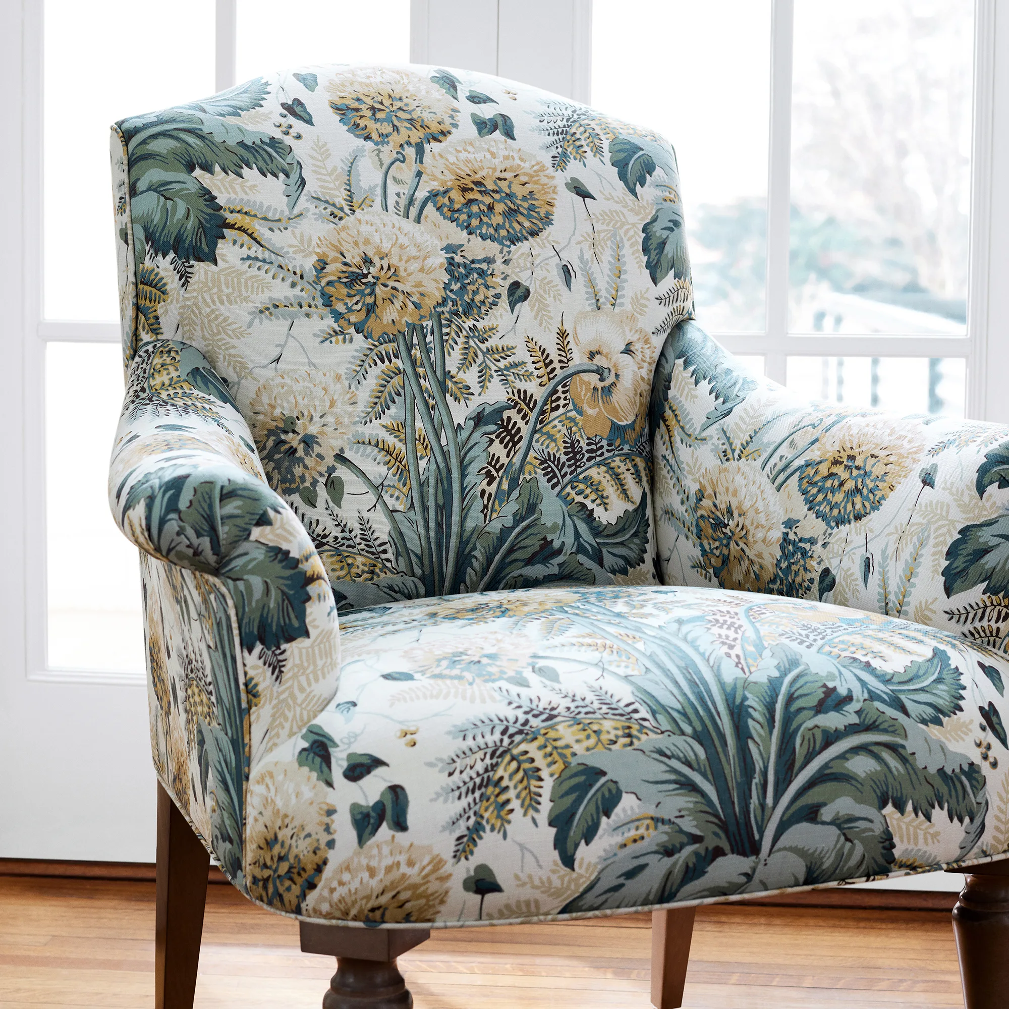 Anna French Dahlia in Soft Gold on Cream (AF24539)