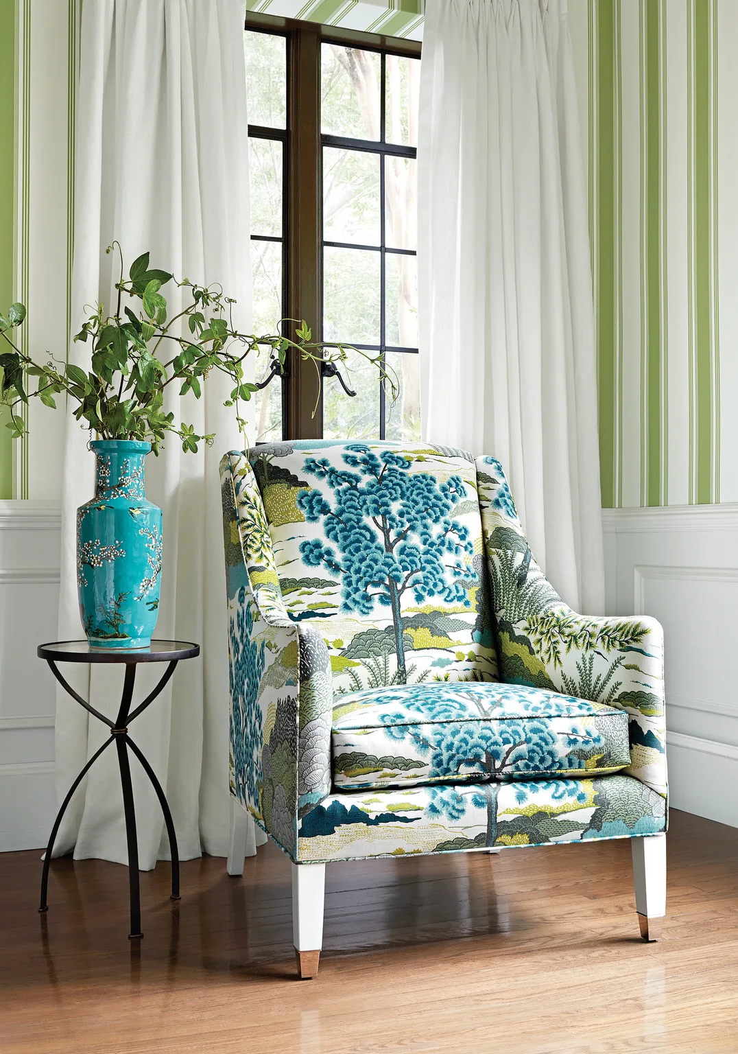 Thibaut Daintree in Bluemoon (F985040)