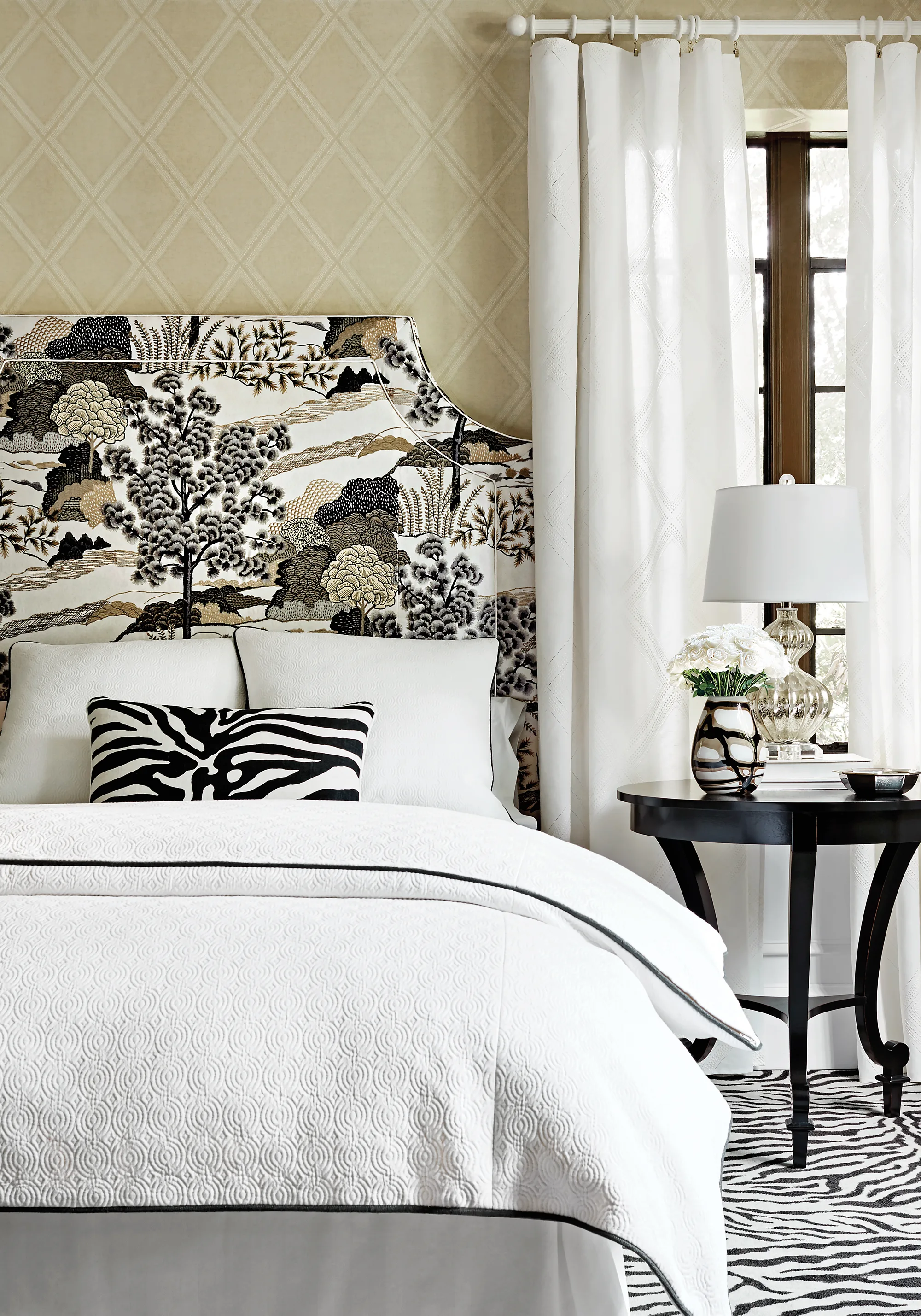 Thibaut Diamond Head Embroidery in White (W785013)