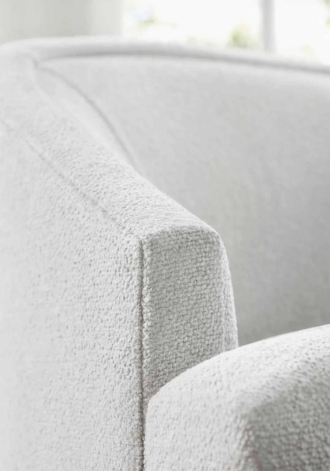 Thibaut Dolcetto in Platinum (W8138)